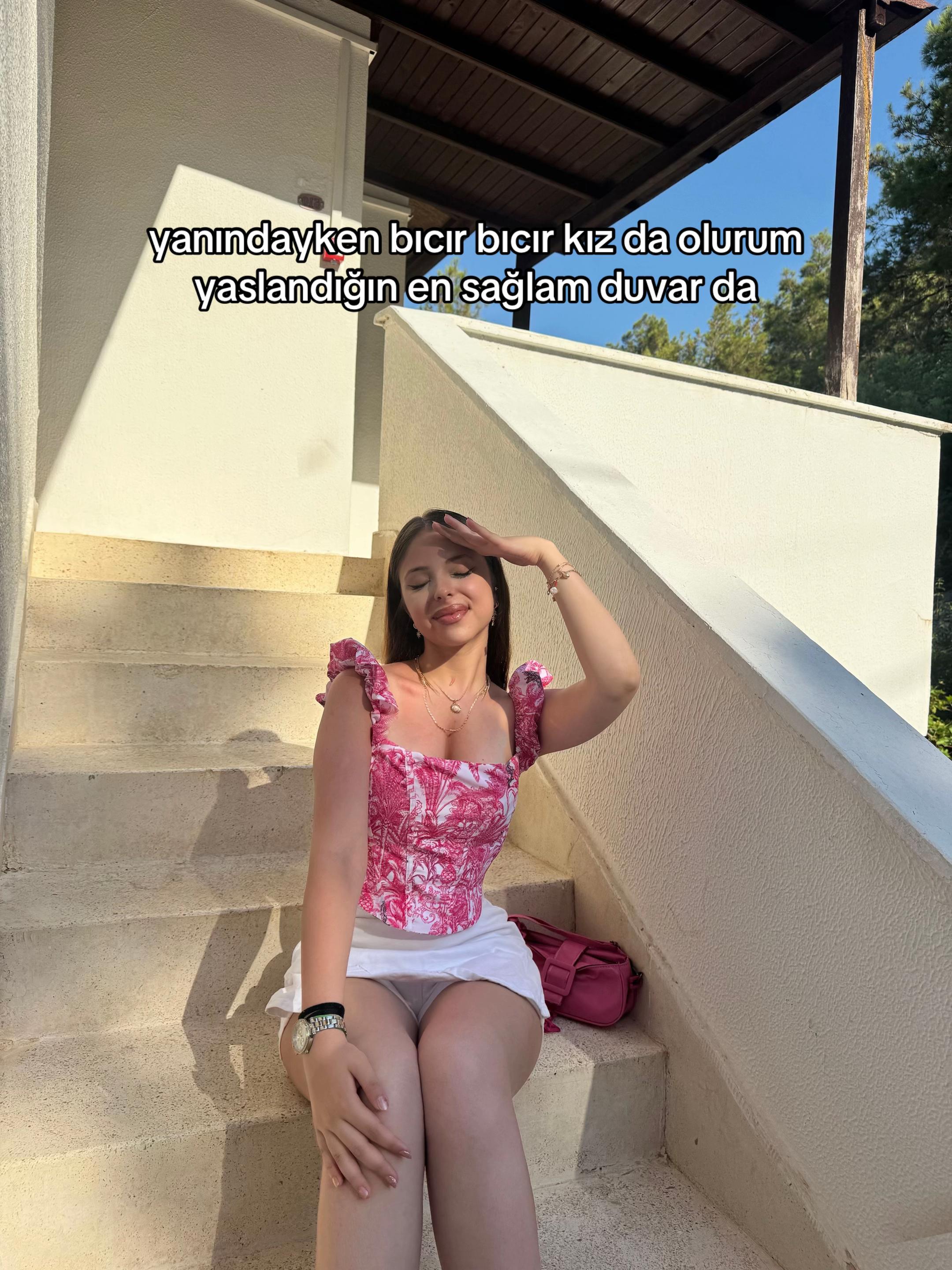 @𝒮𝓊