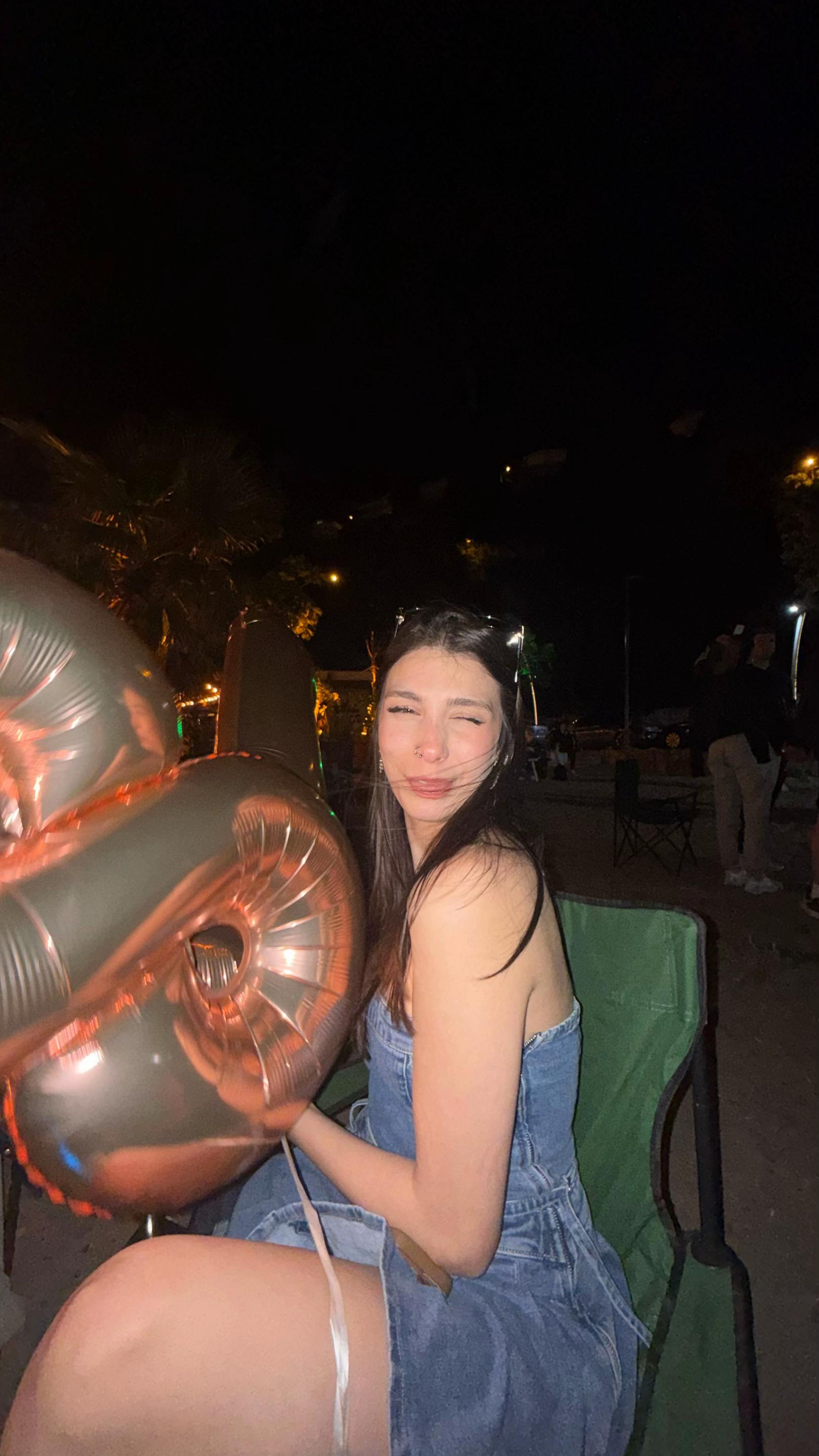 @Asya Akmaz