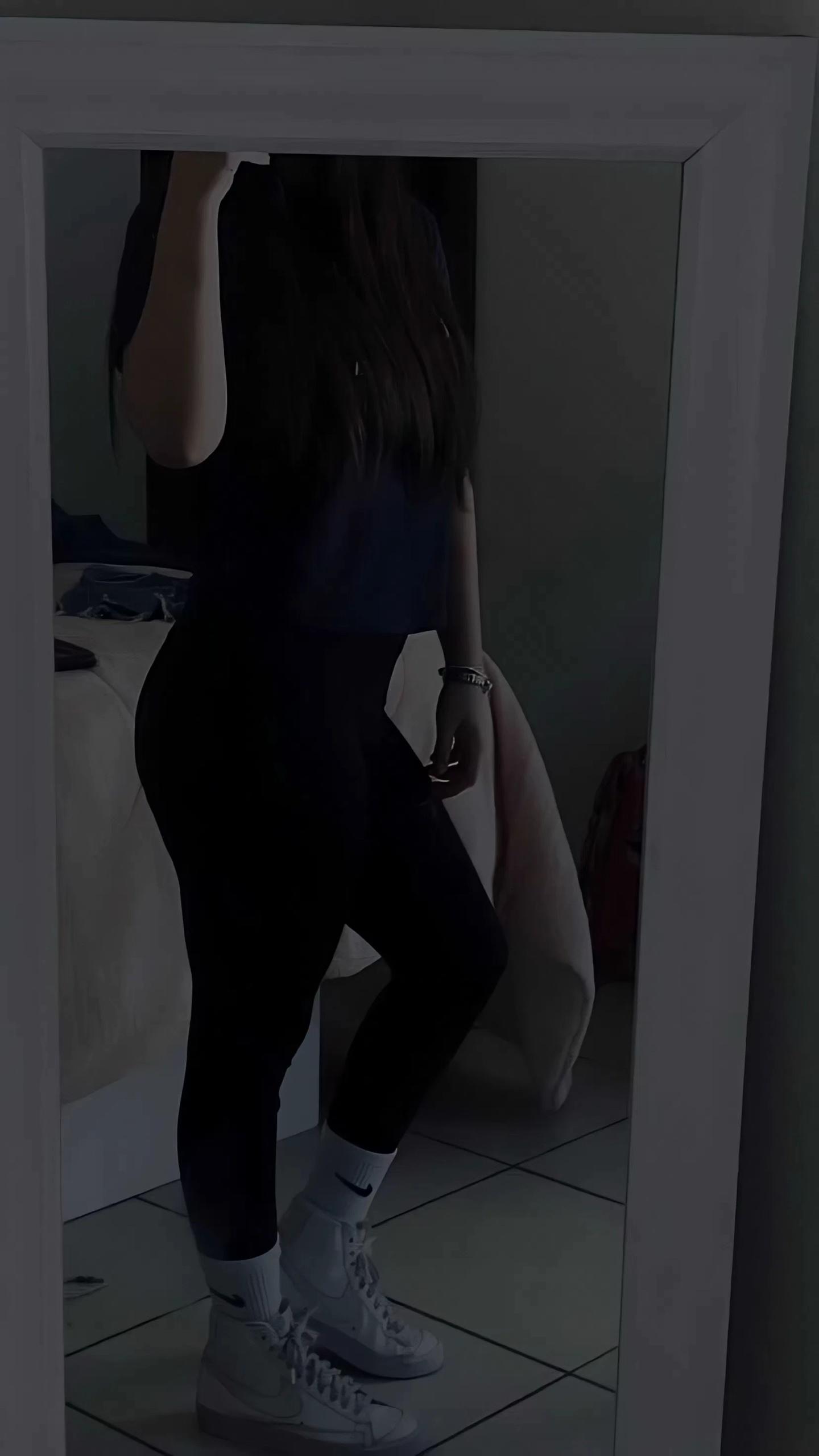 @aylinn