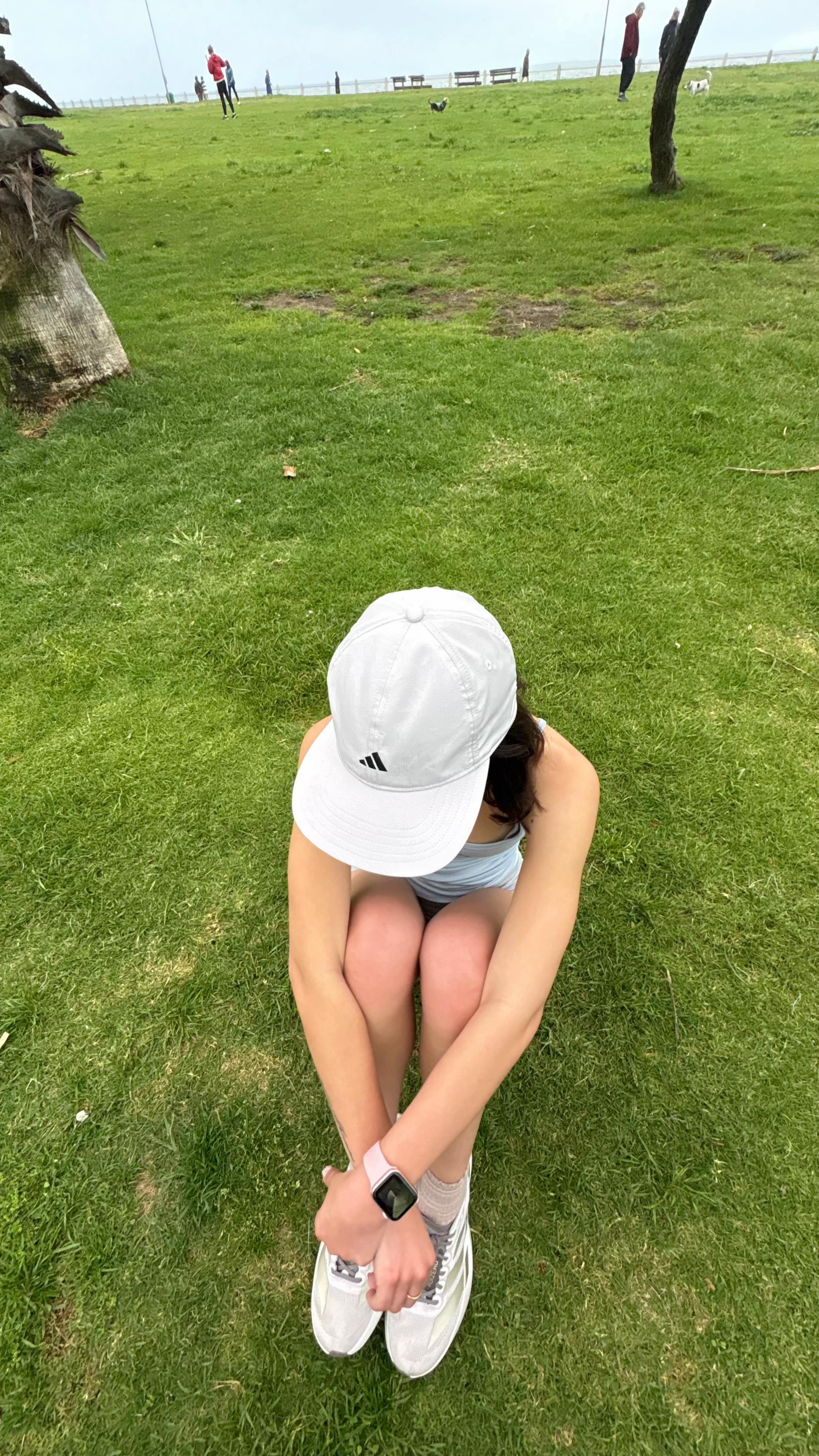 @heyitzoej