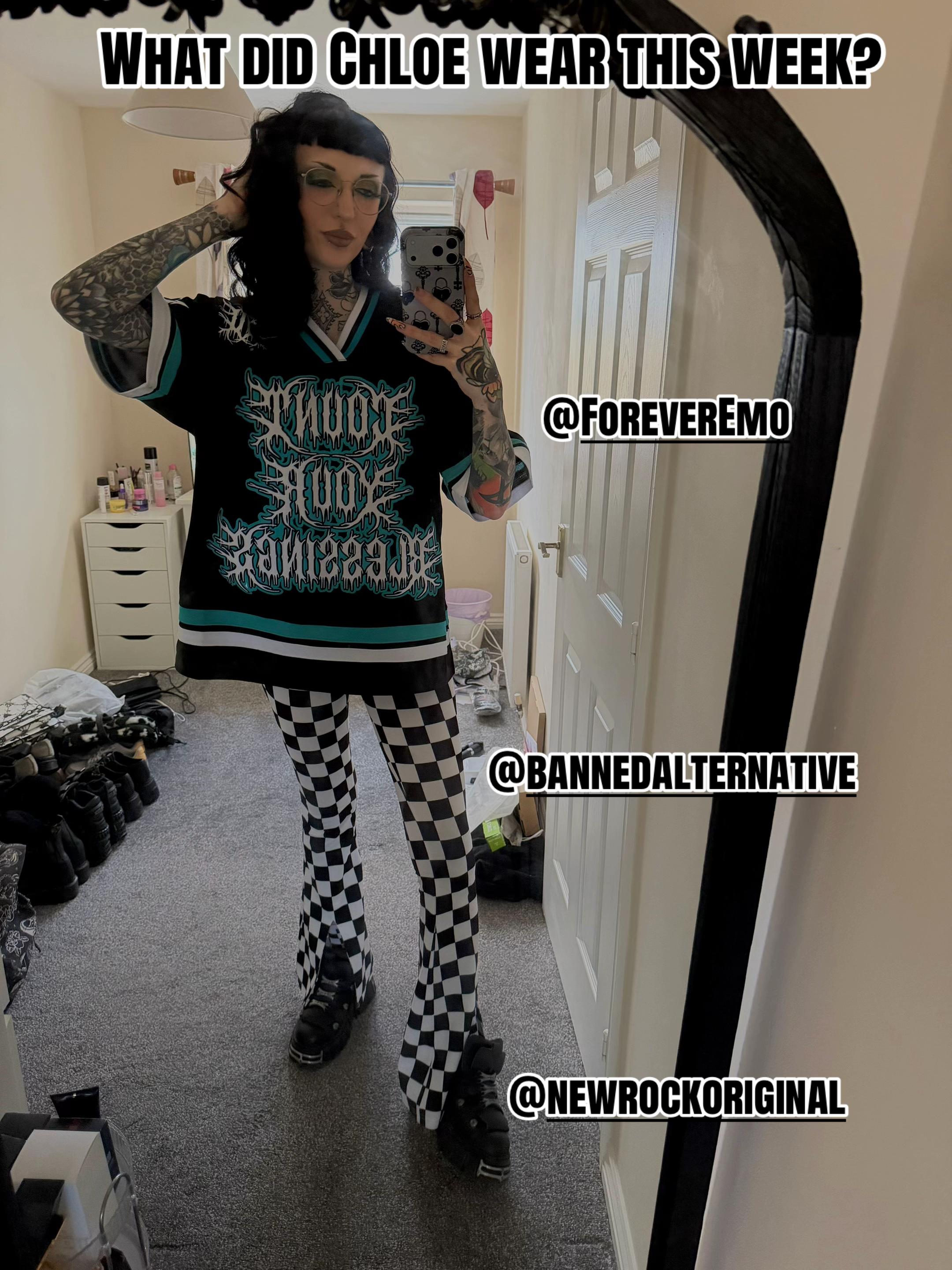 @𝕮𝖍𝖑𝖔𝖊 🖤