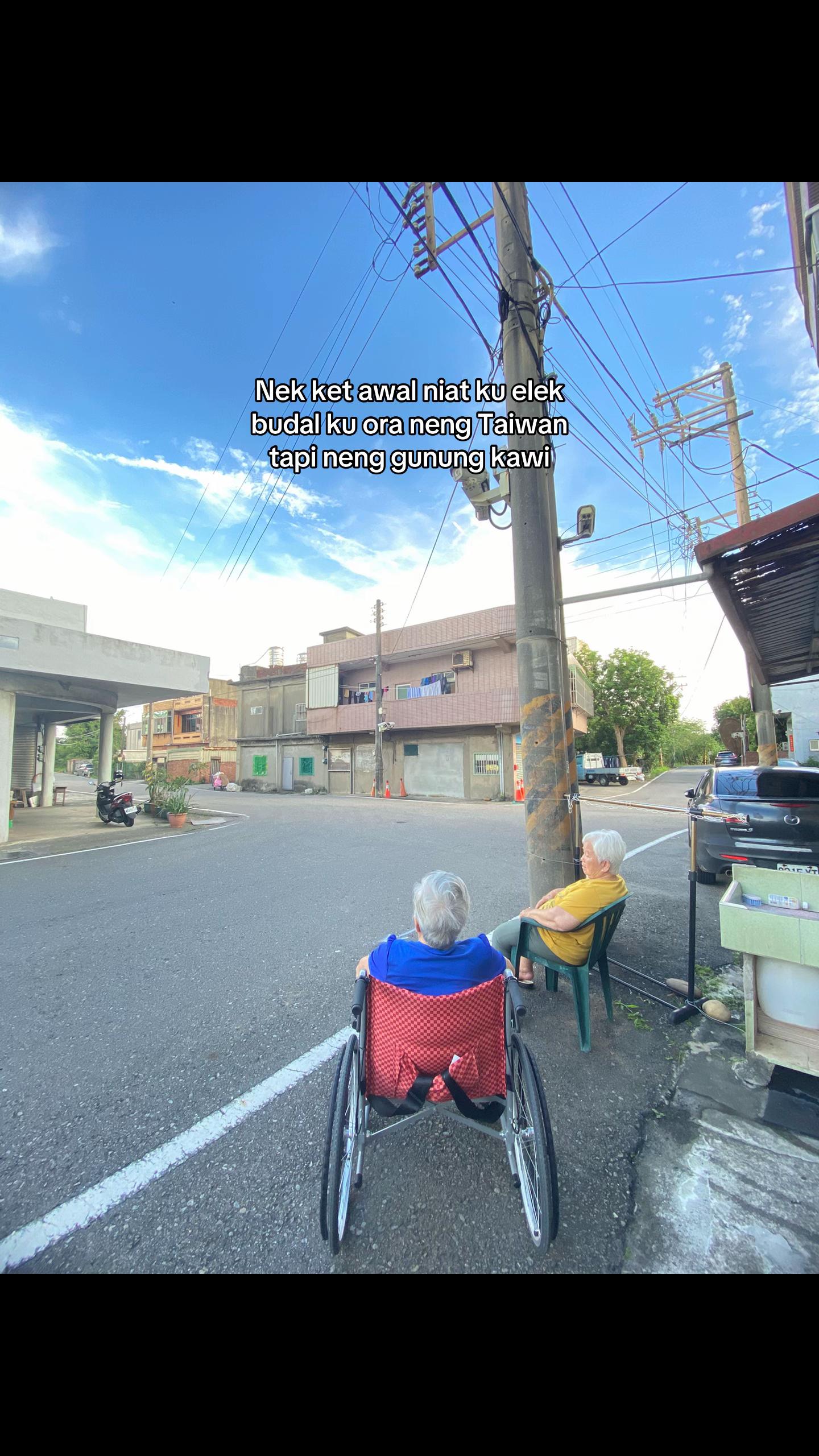 @𝐴𝑛𝑎𝑛𝑑𝑎_𝑦𝑢𝑙𝑦916