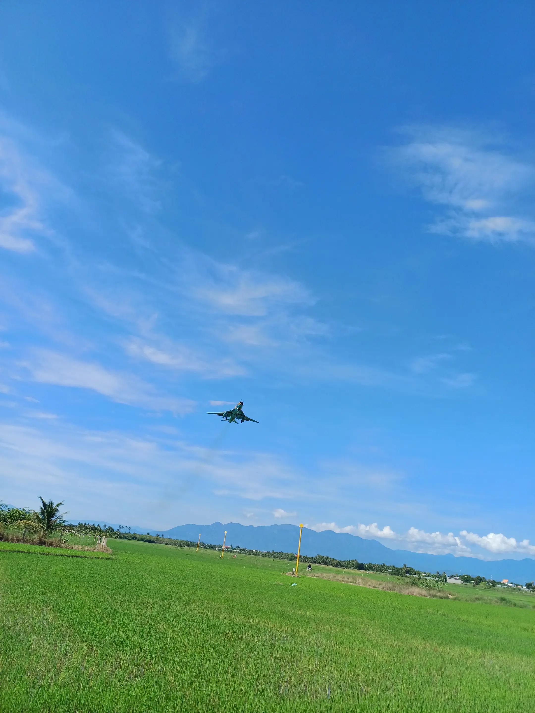 @Hoàng Hưng ✈️
