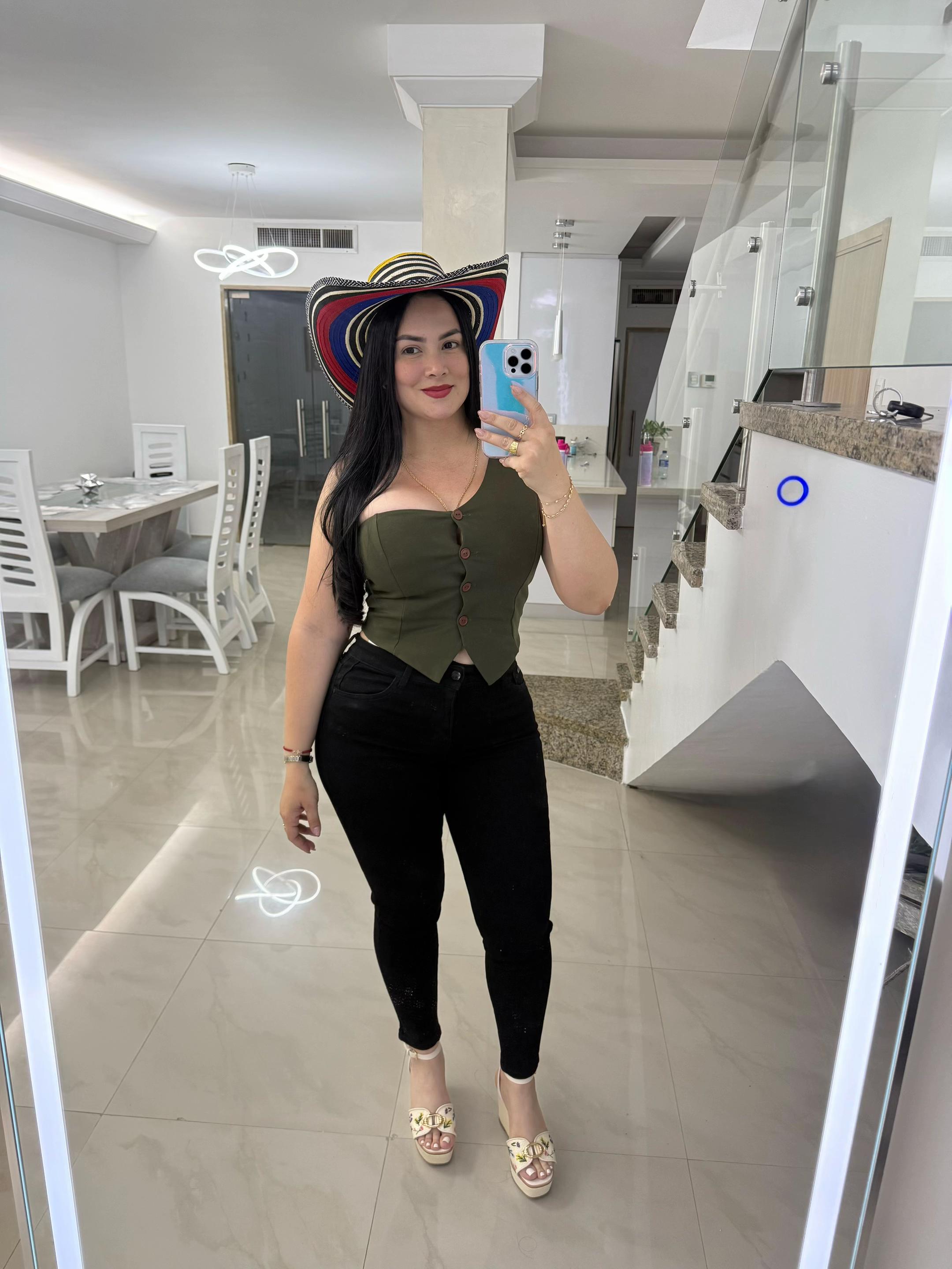 @whitney villalobos🍓