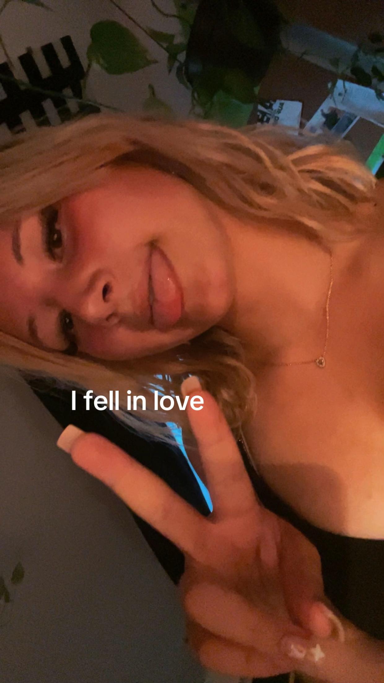 @🎭