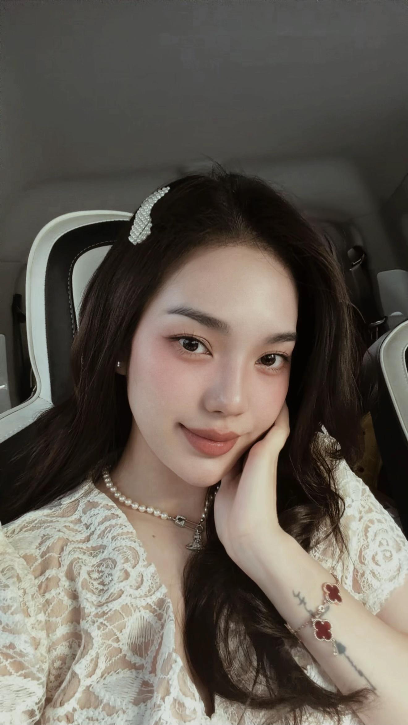 @Đ&agrave;m Ngọc Huyền
