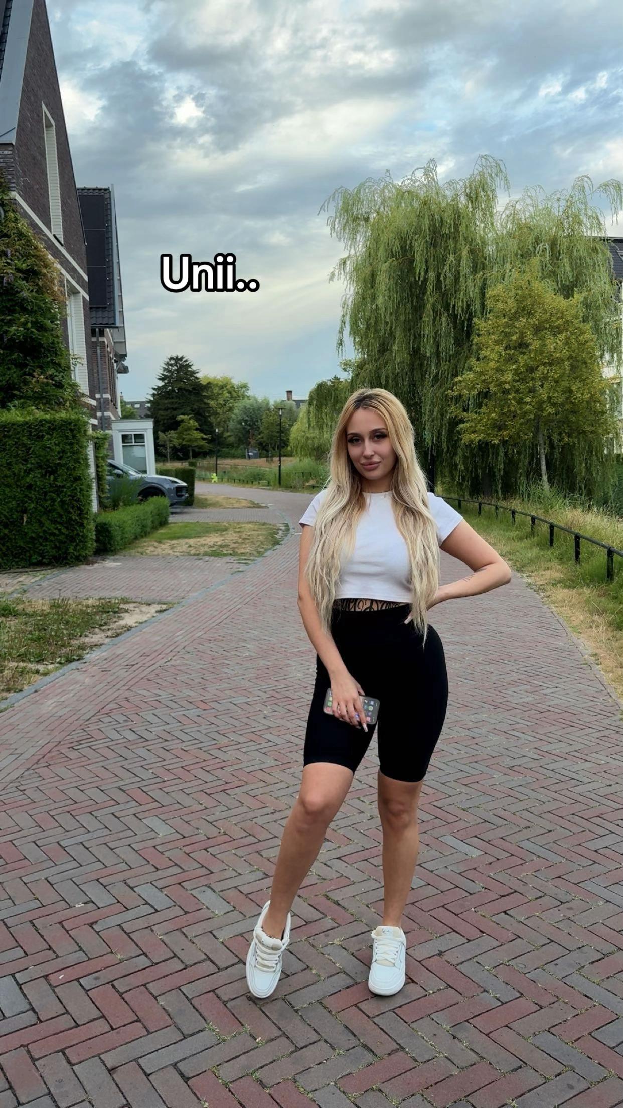 @C💫