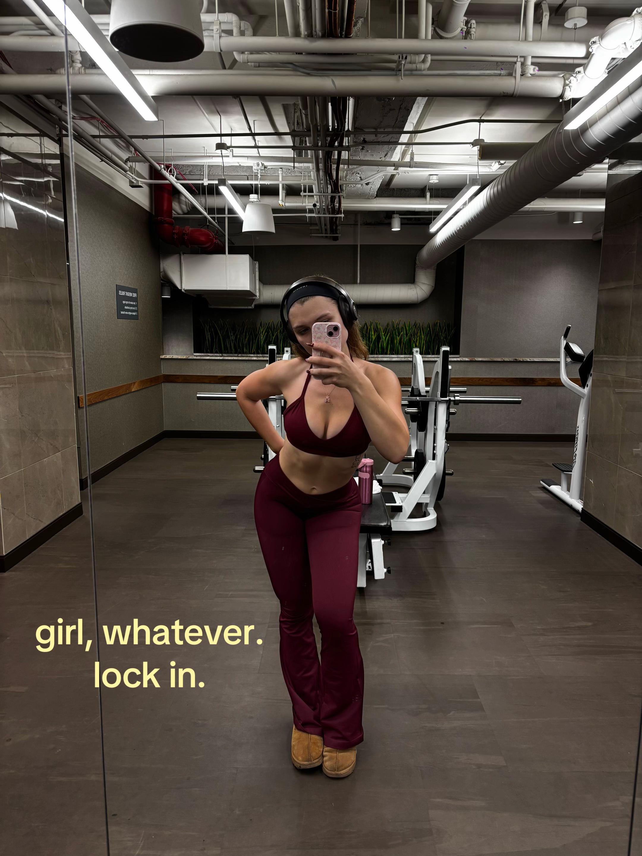 @leavesloneczkoalone