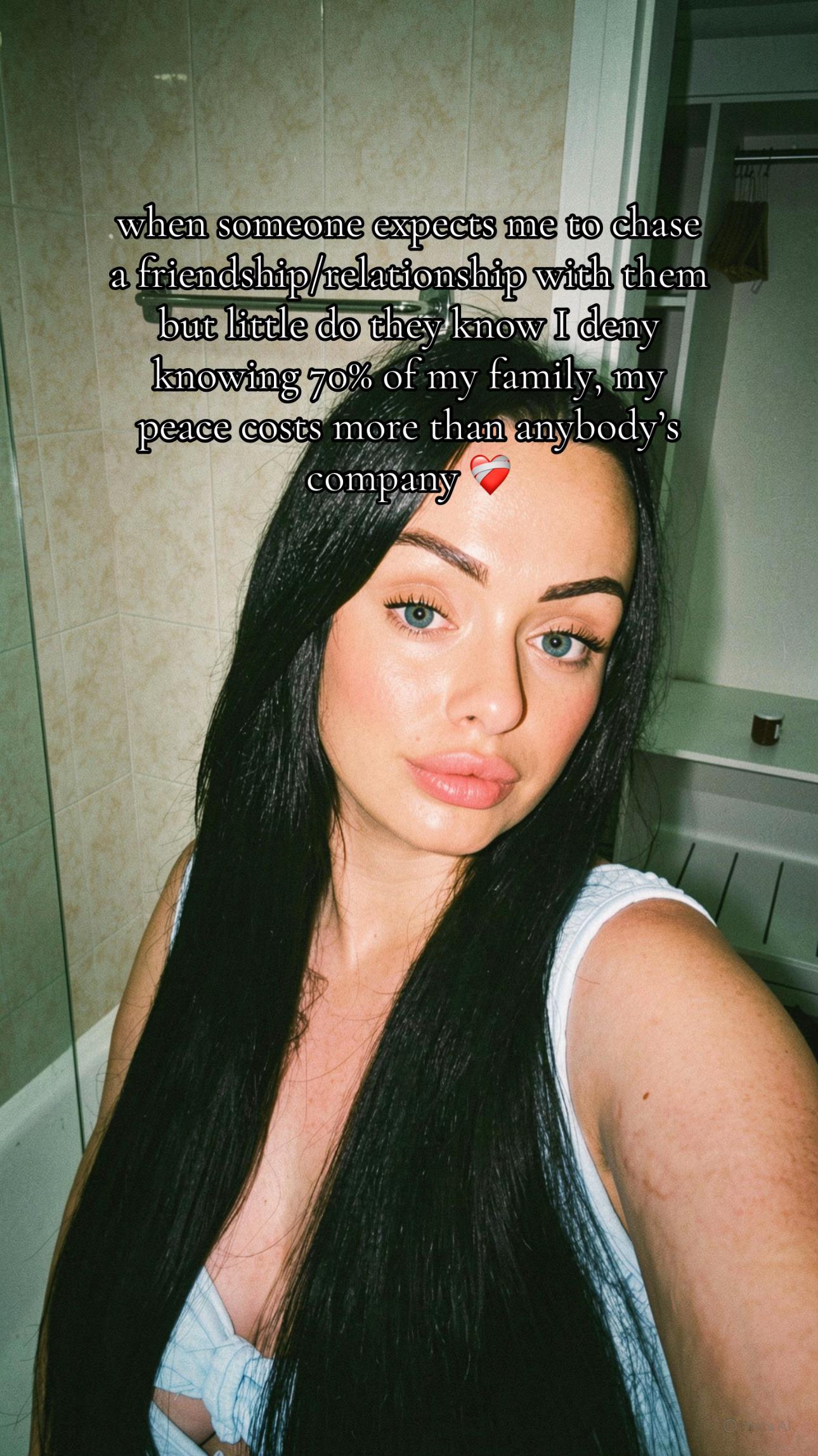 @Nicole🖤
