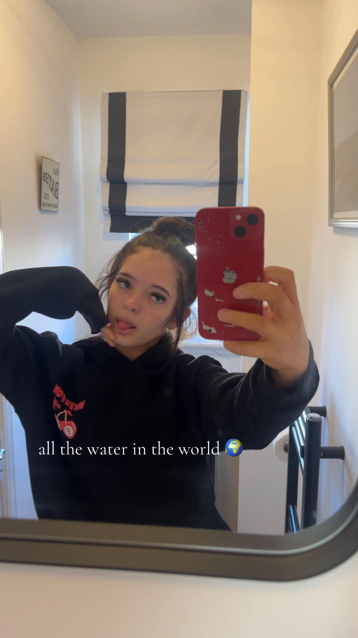 @….