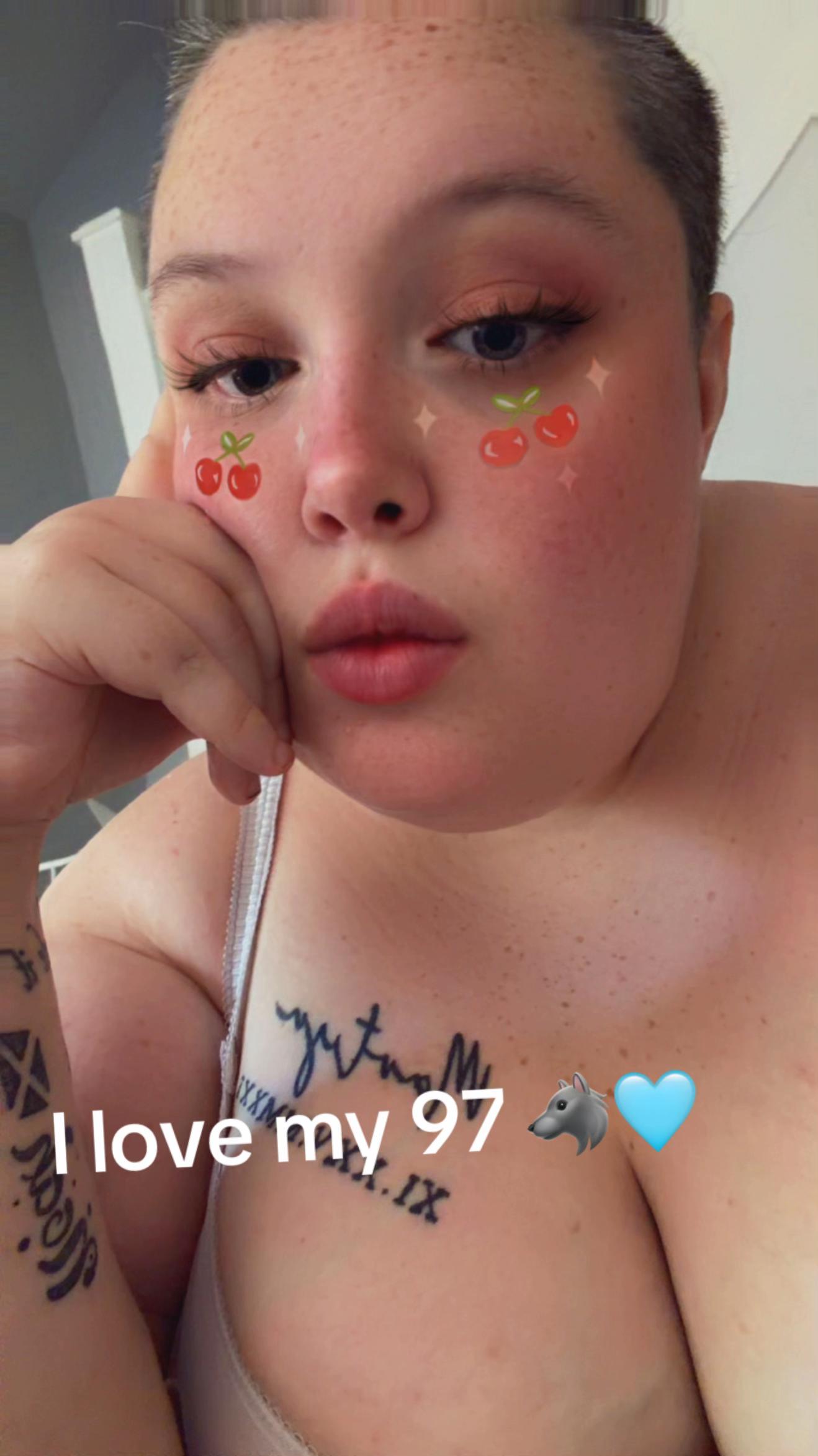 @Chloe Hannah Jones 🖤💕