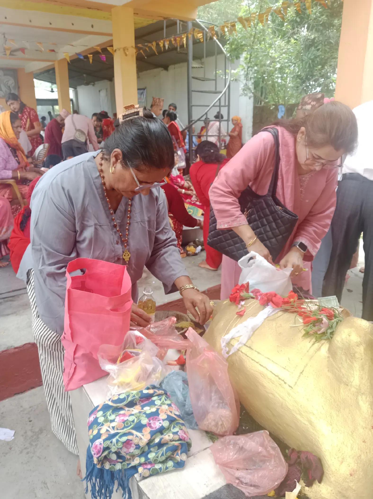 @राधा आचार्य