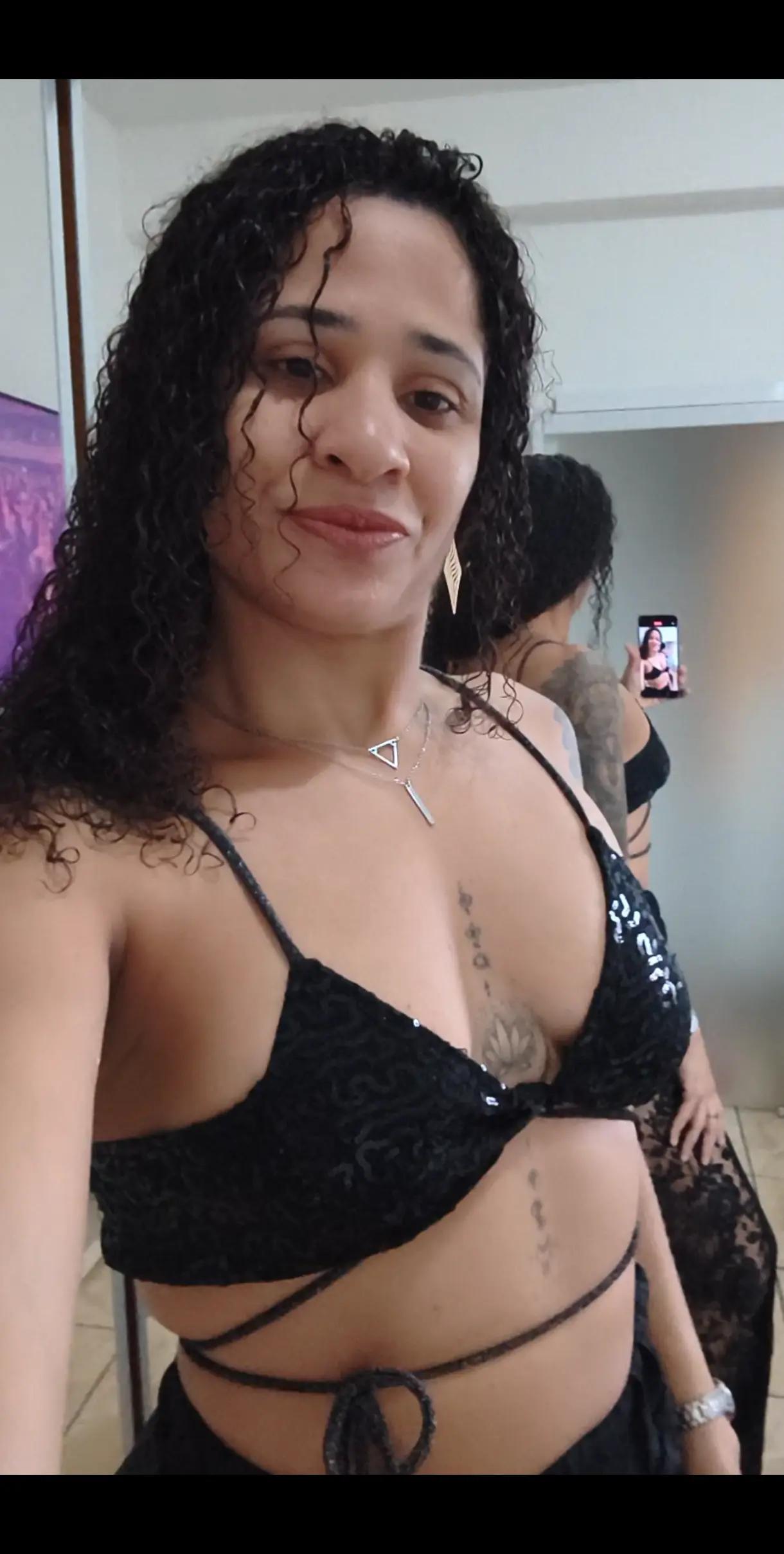 @deboramonique_