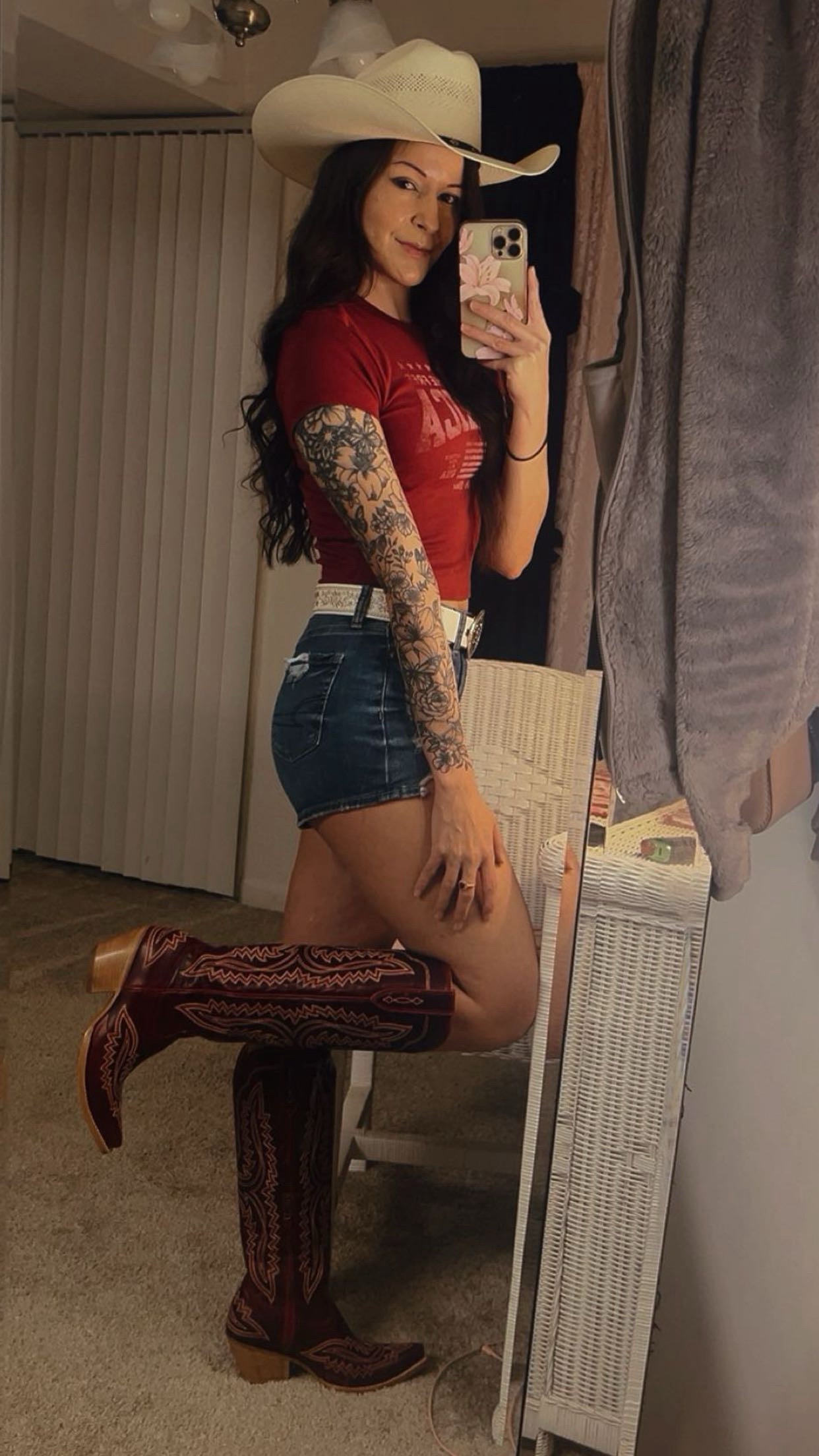 @𝒮𝐻𝒴𝒴  🎀