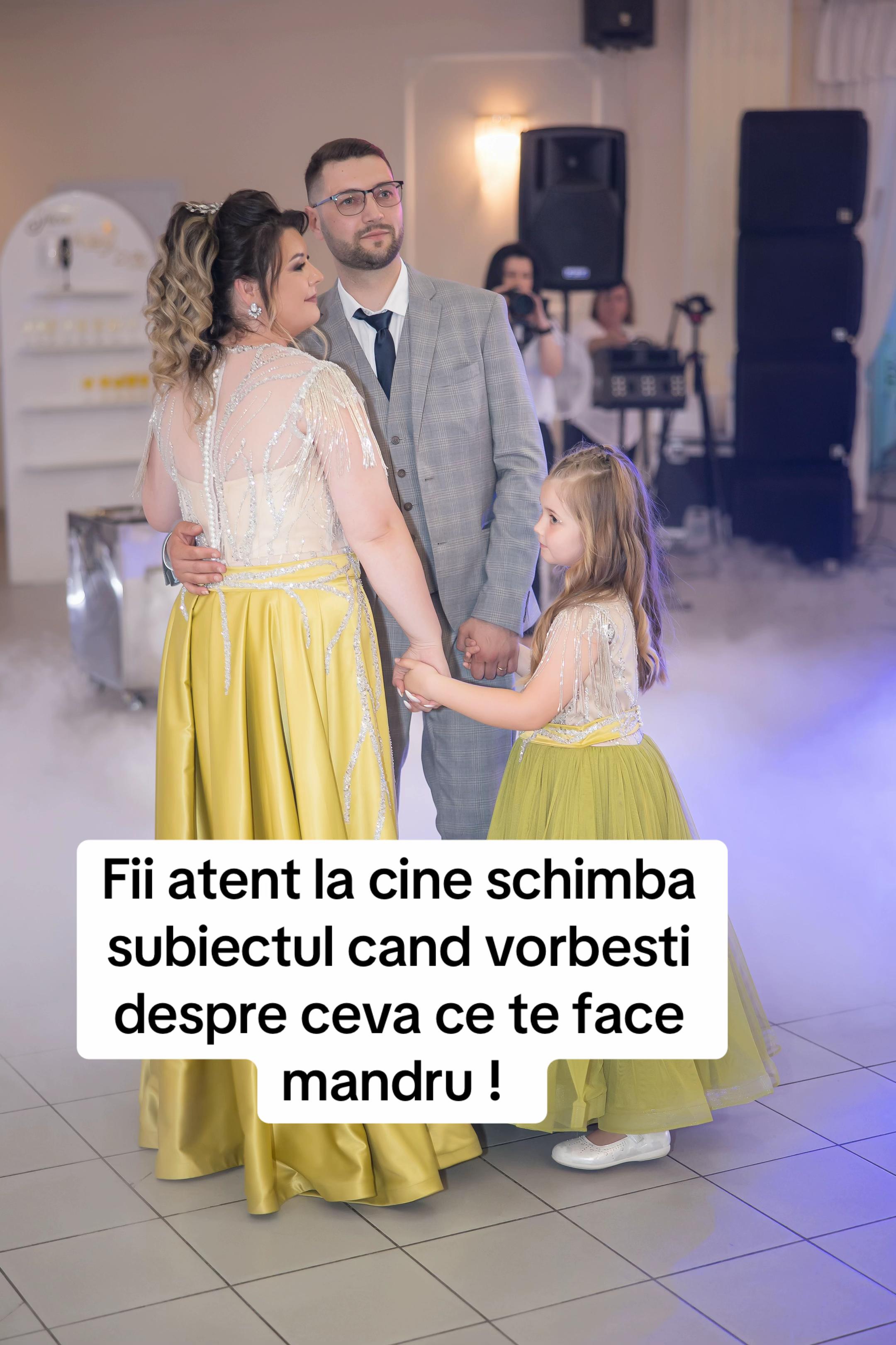 @Andreea Kis