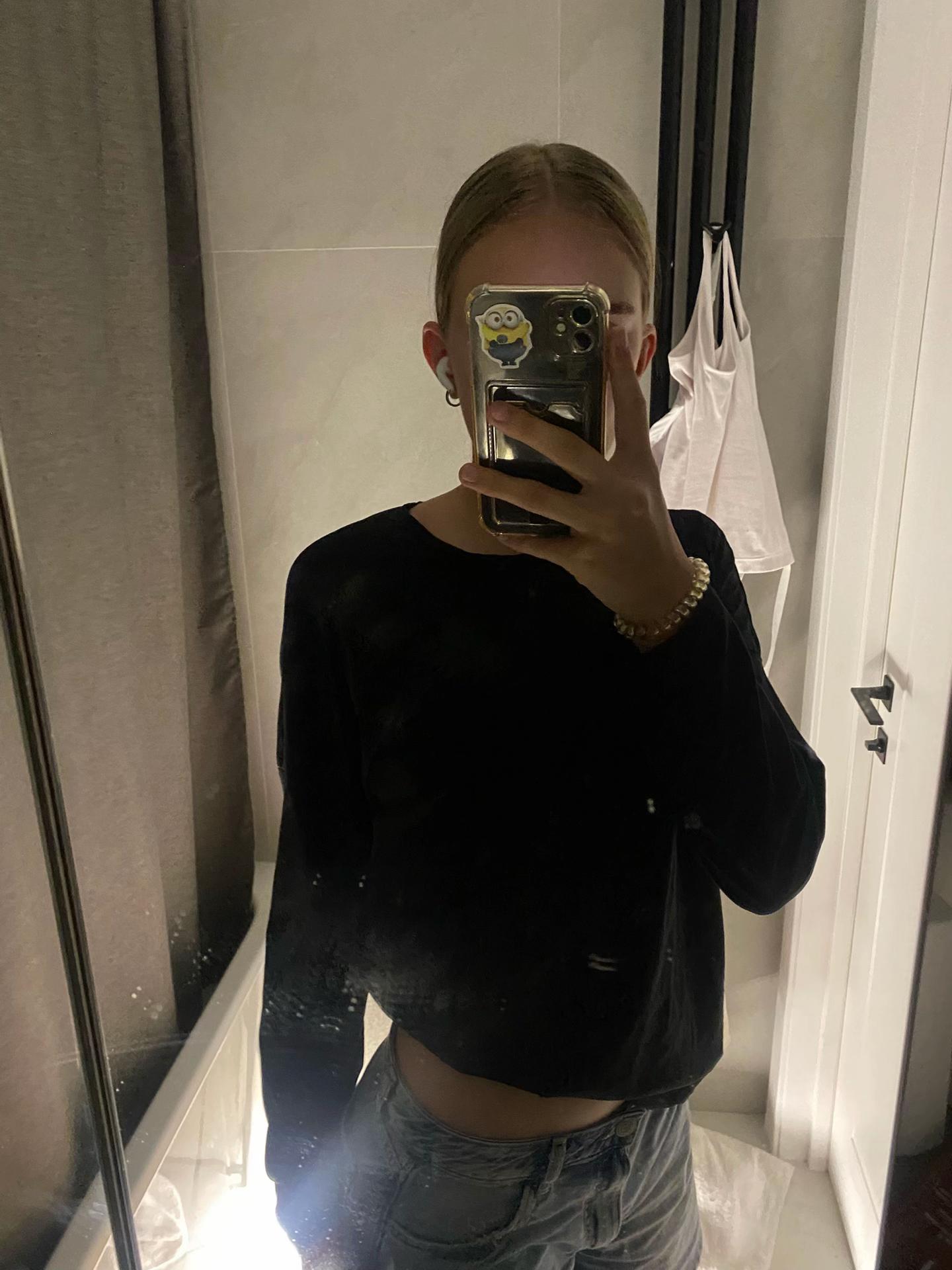 @anixeskes