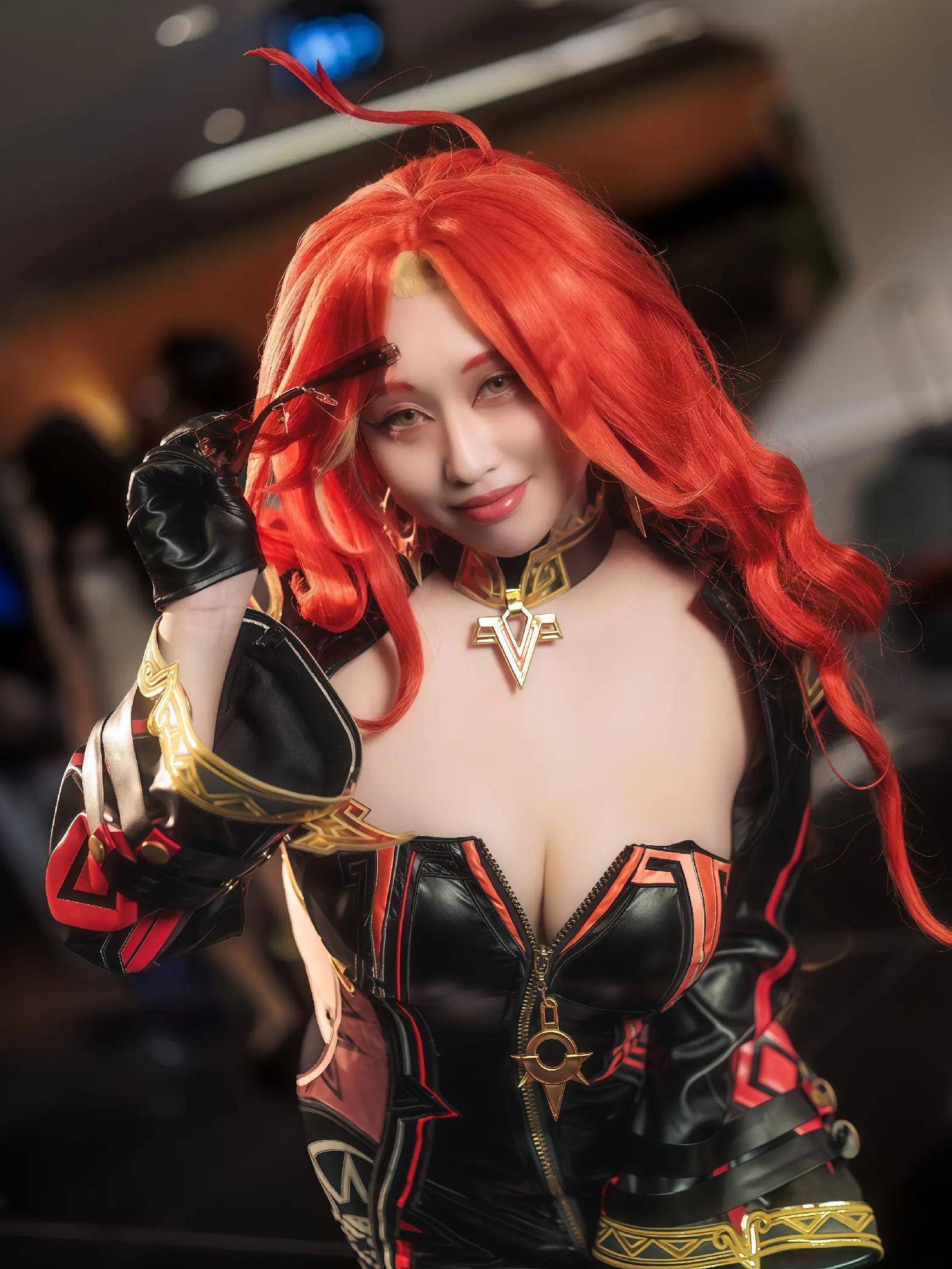 @halogenjuice.cos (IG)