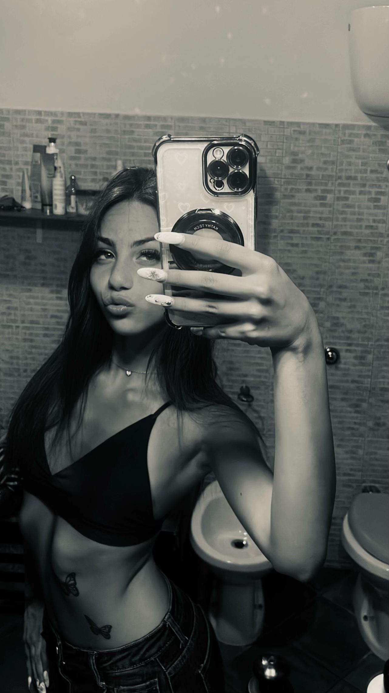 @🦋