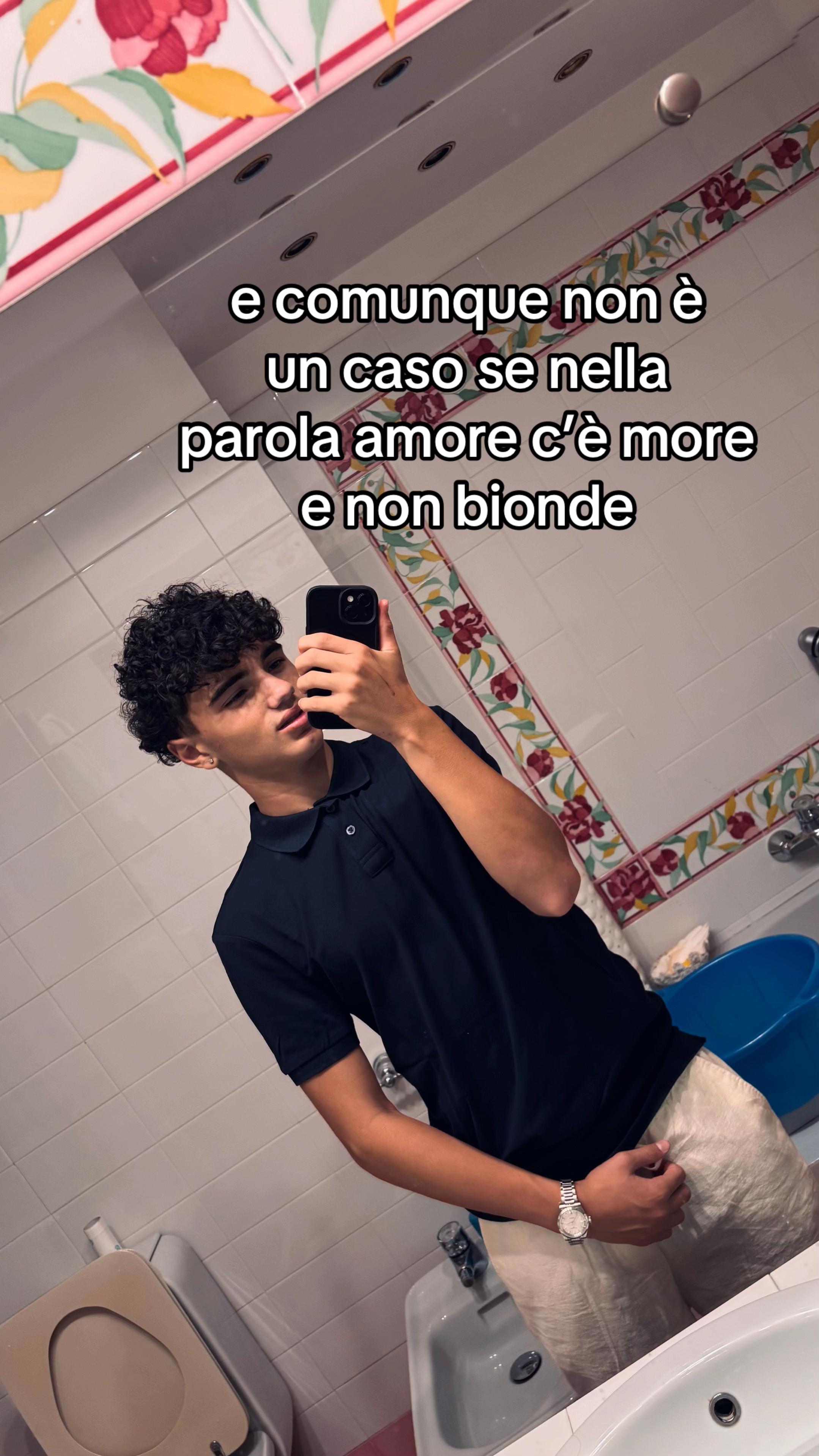 @𖣂