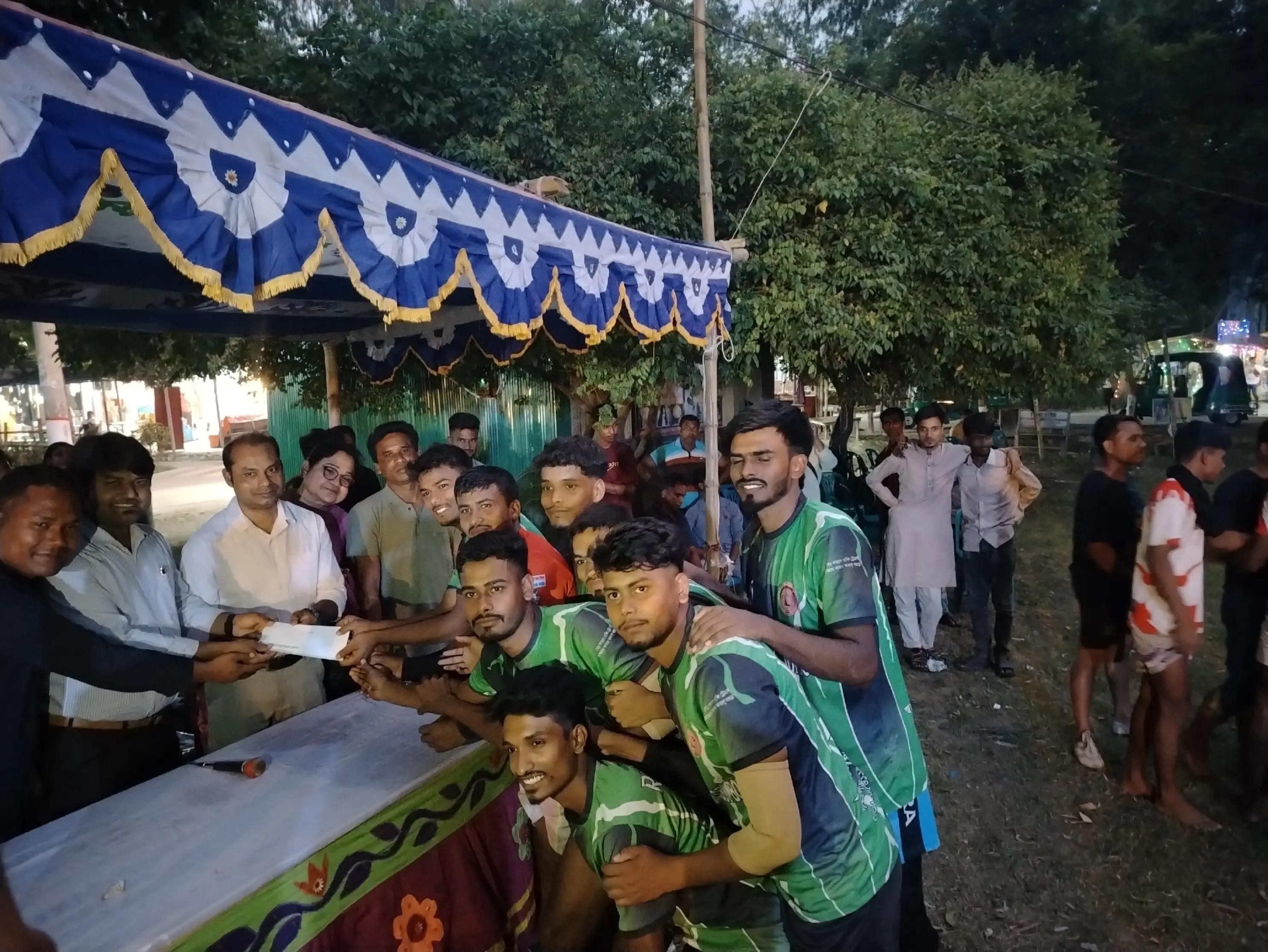 @বাবার আদরের গরিব ছেলে