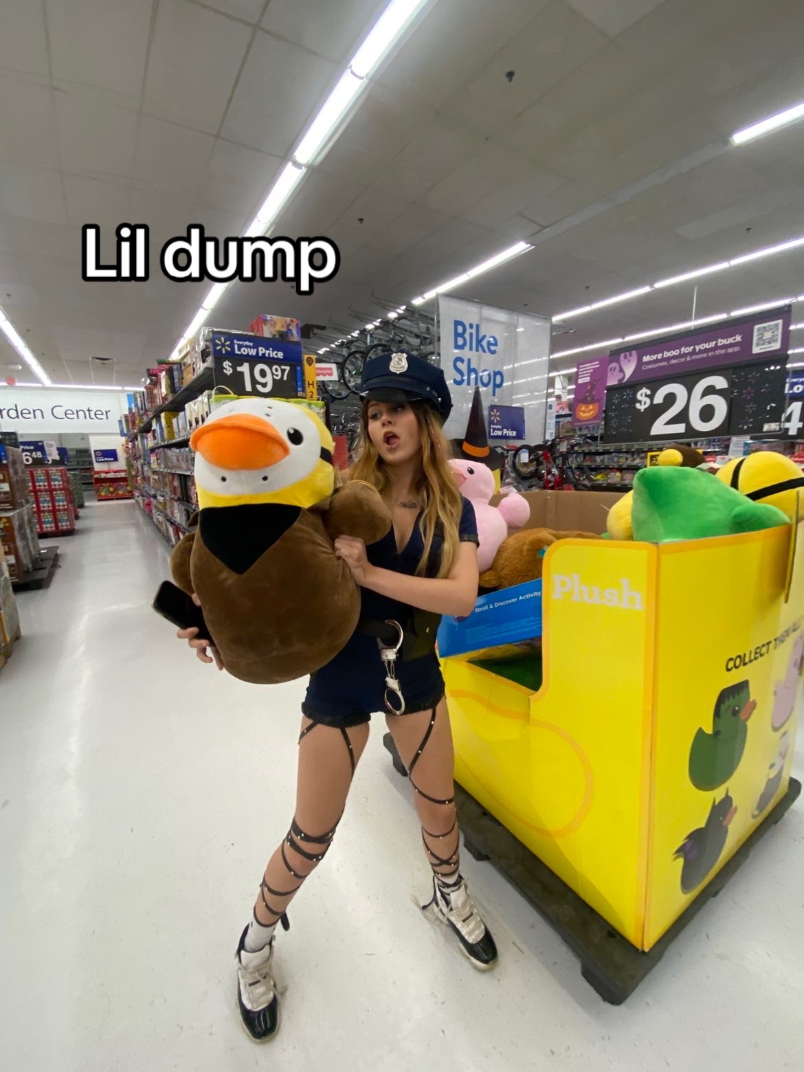 @lay 𖣂