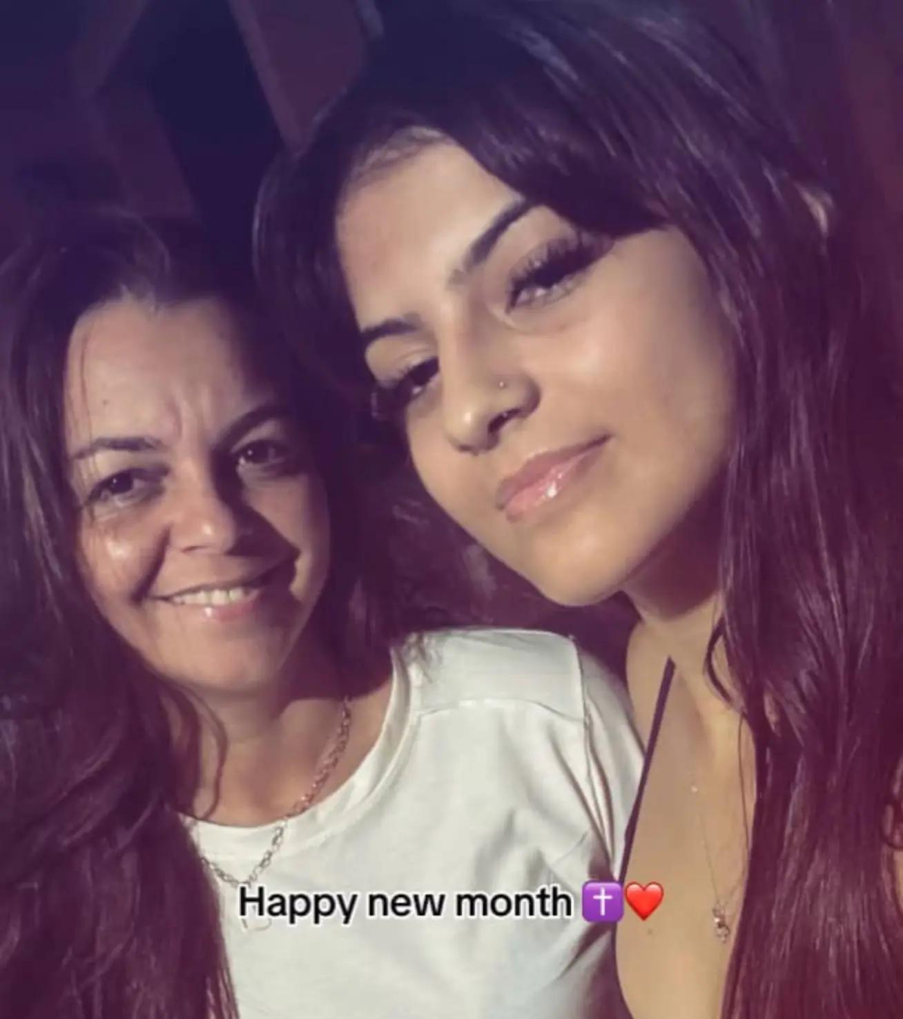 @TheReal.AnaLivia.Arjona