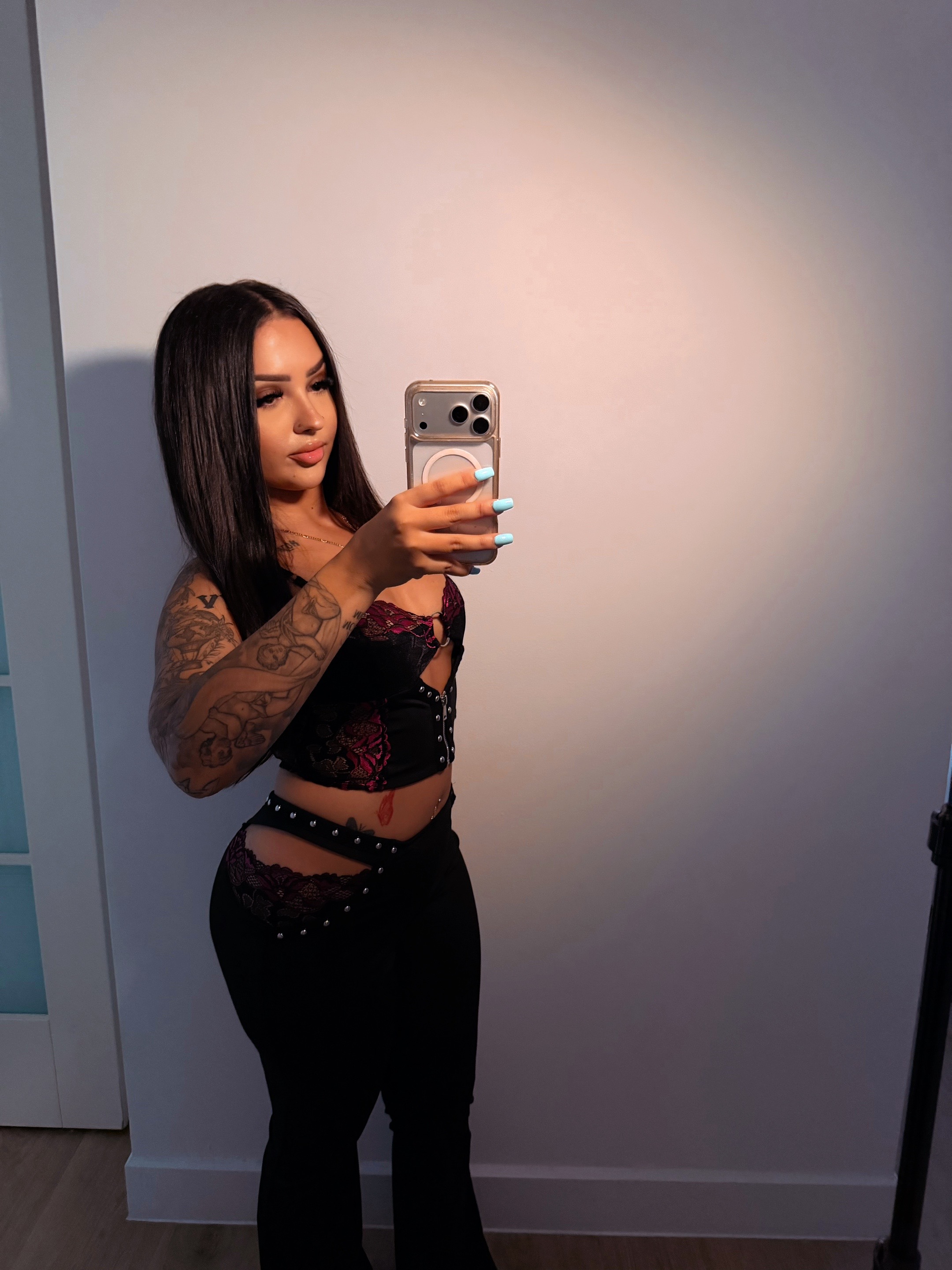 @VICKAYYY 💜😈