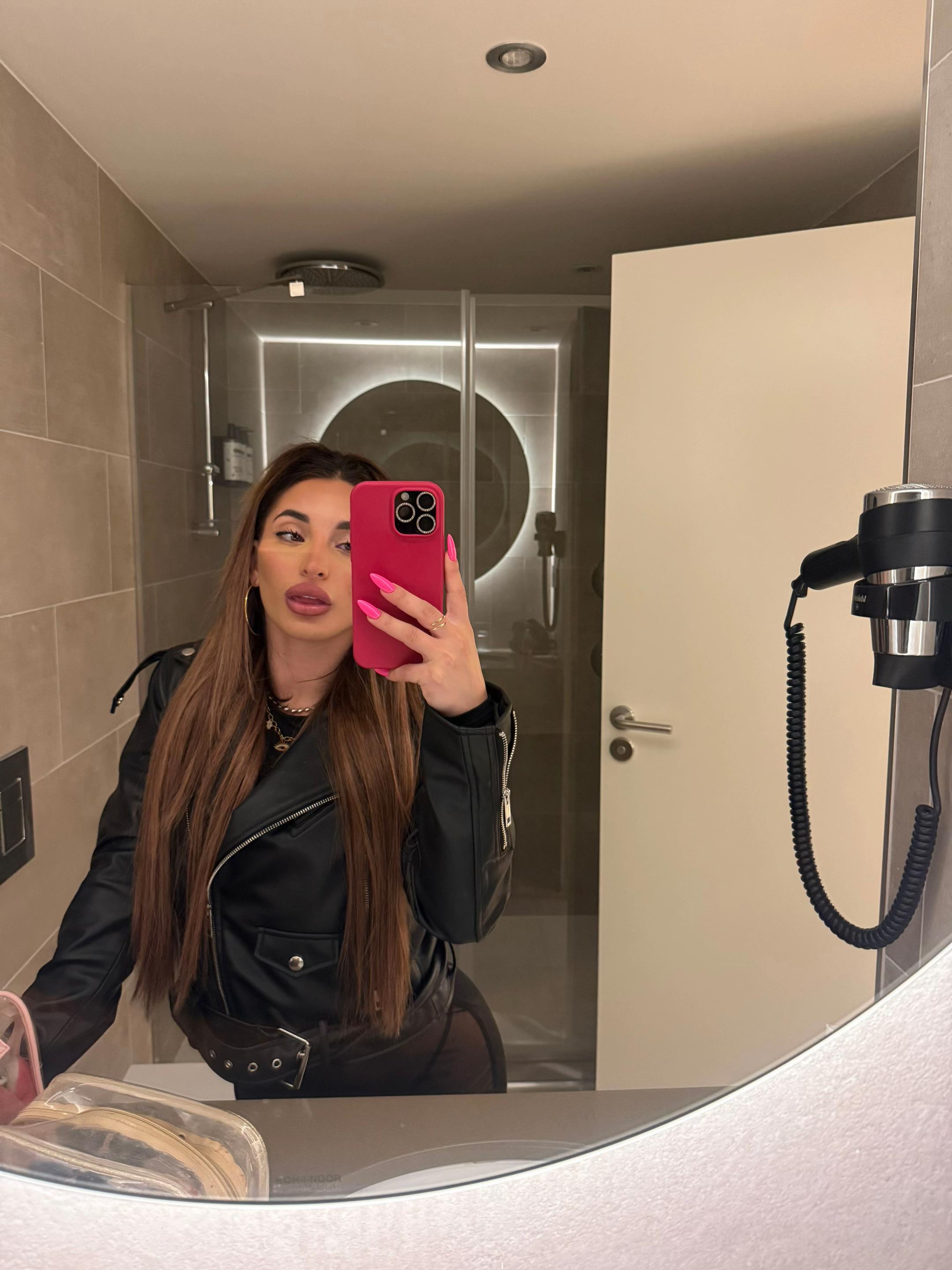 @SARA 💎
