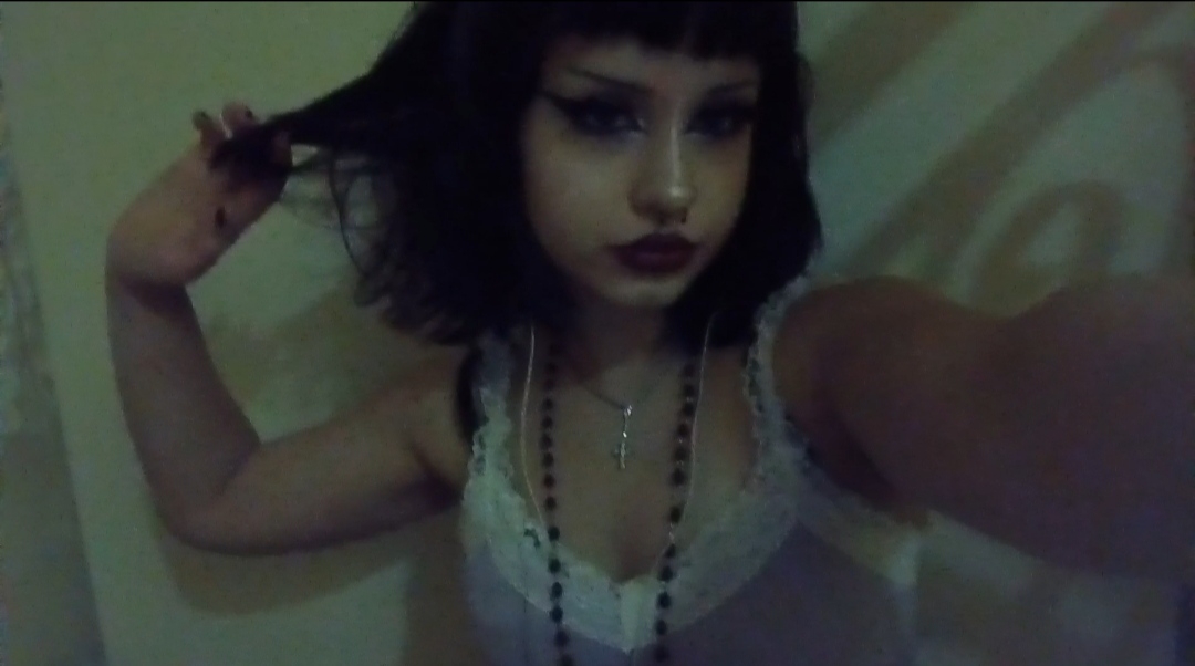 @lilly ✟☠︎︎