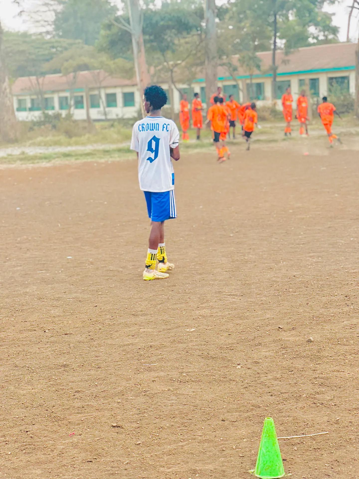 @CROWN FC 💙🤍💛