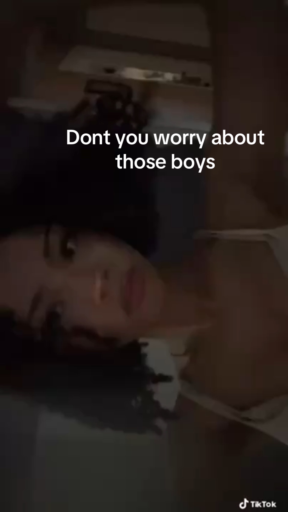 @⋆✩⋆ 𝒟ℯ𝓏𝓏𝒾 ⋆✩⋆