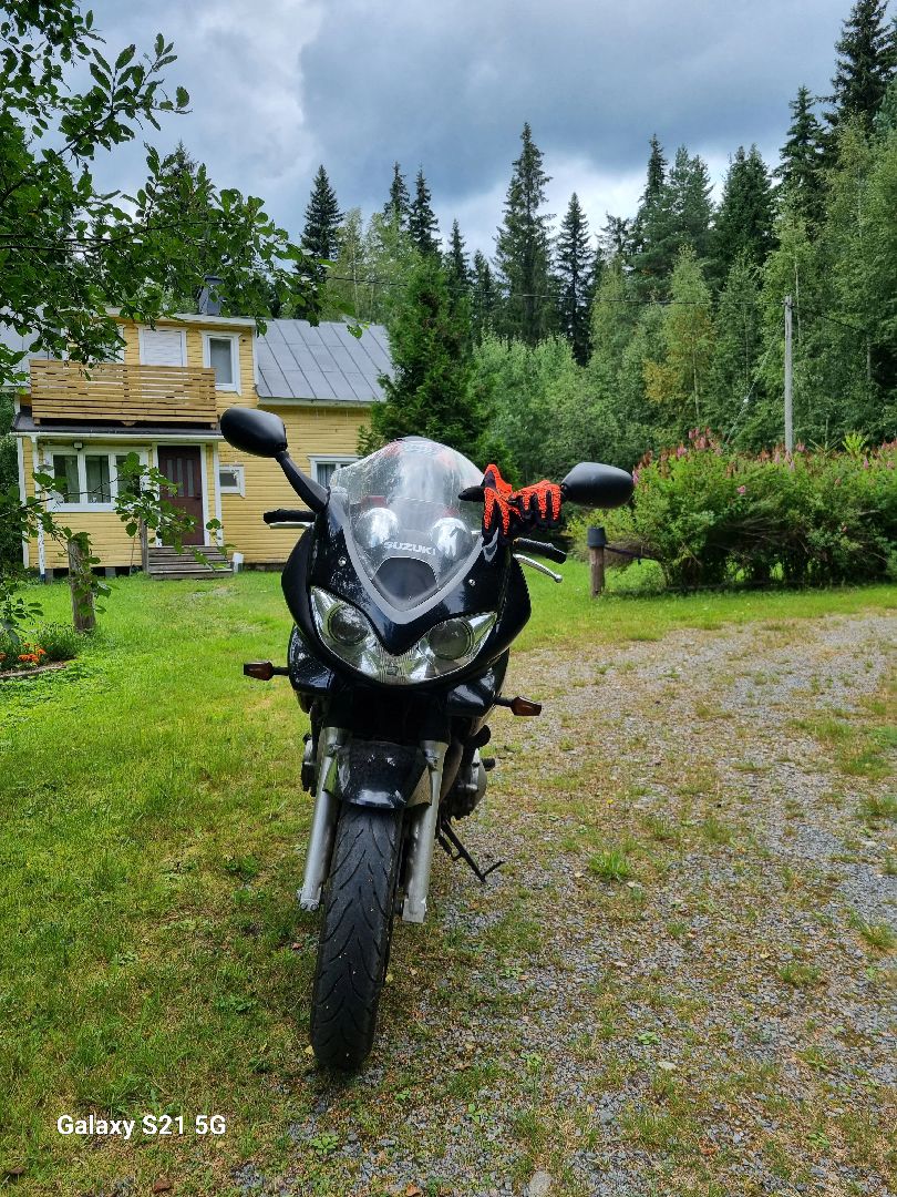 @MustaSyd&auml;n