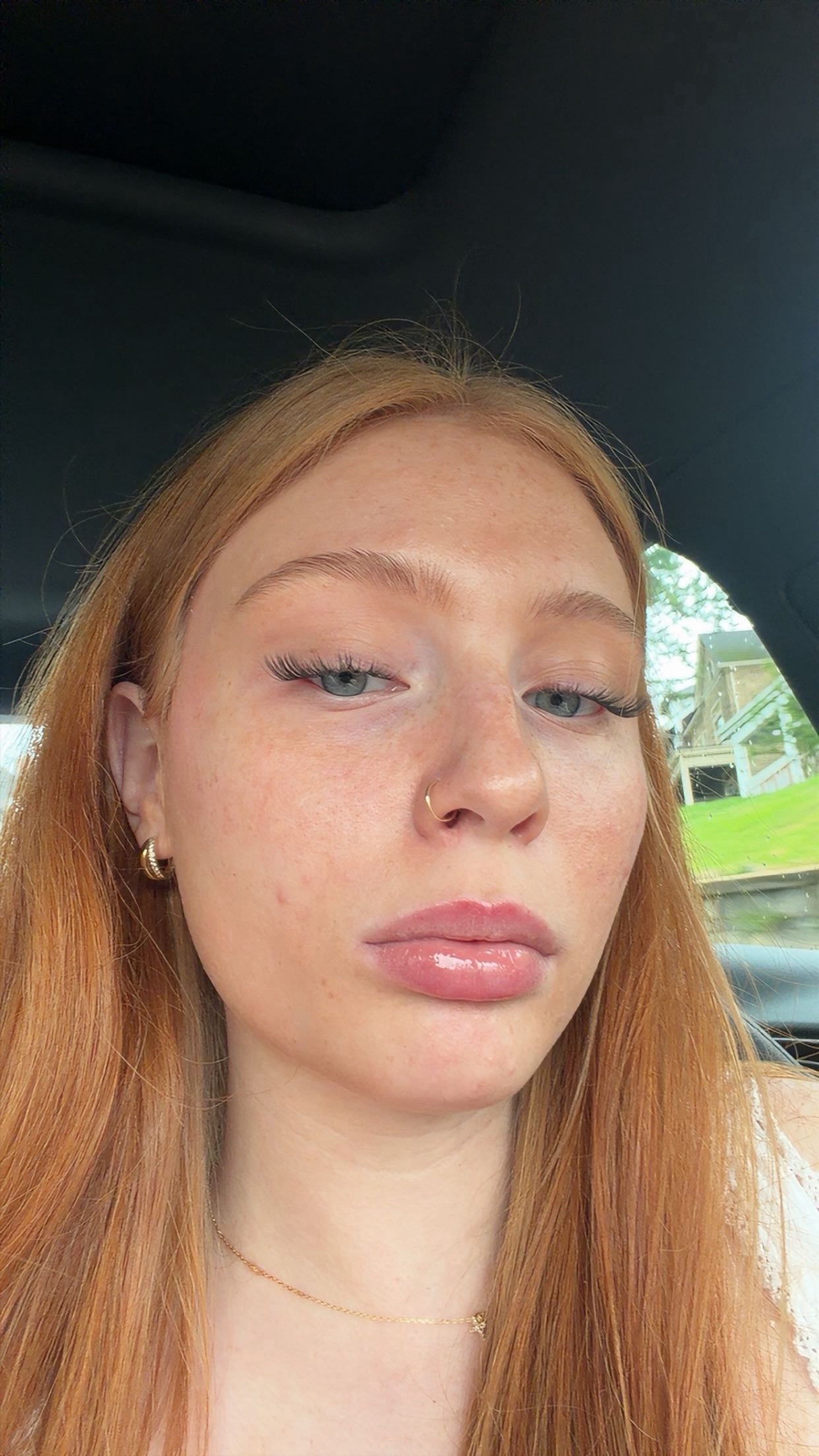@♱