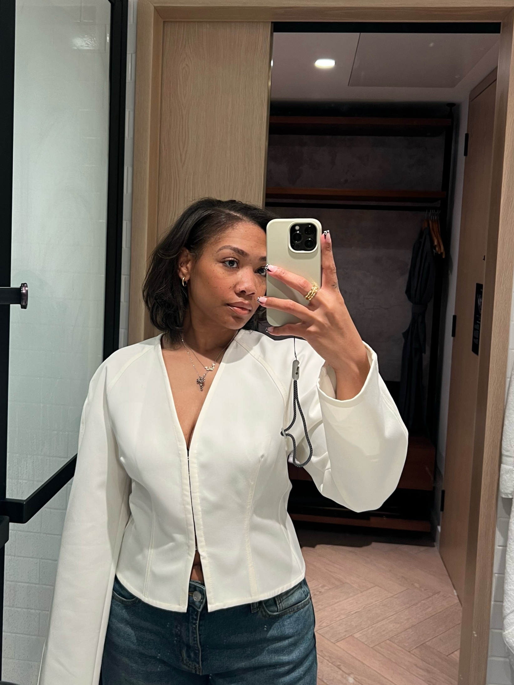 @n&egrave;a.
