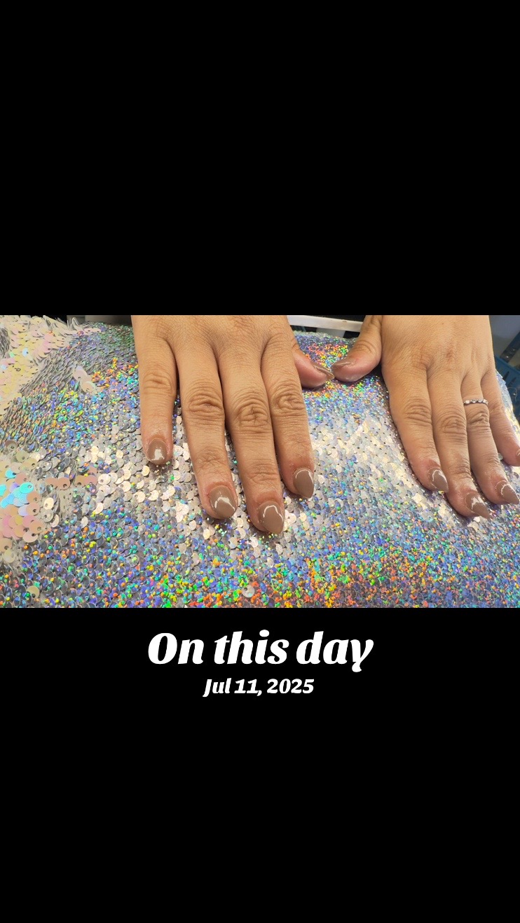 @PrettyPlushNails