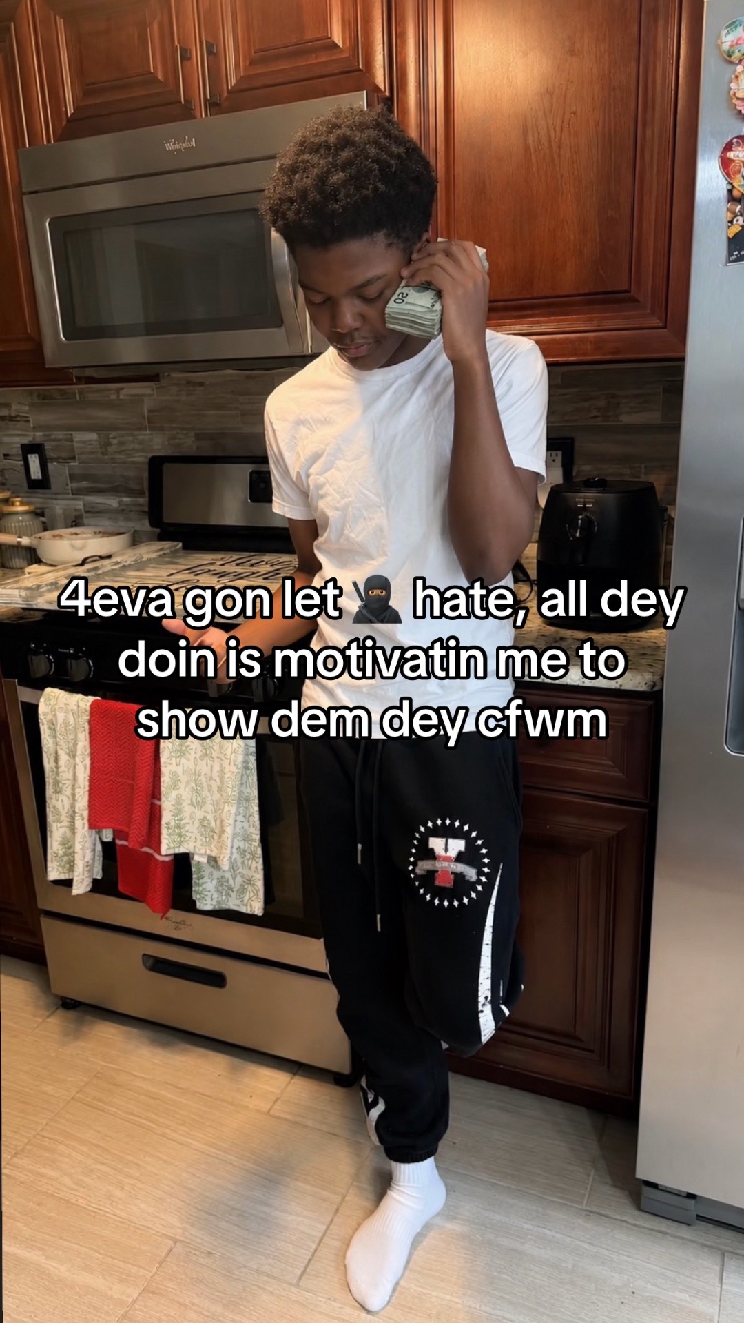 @🖖🏾