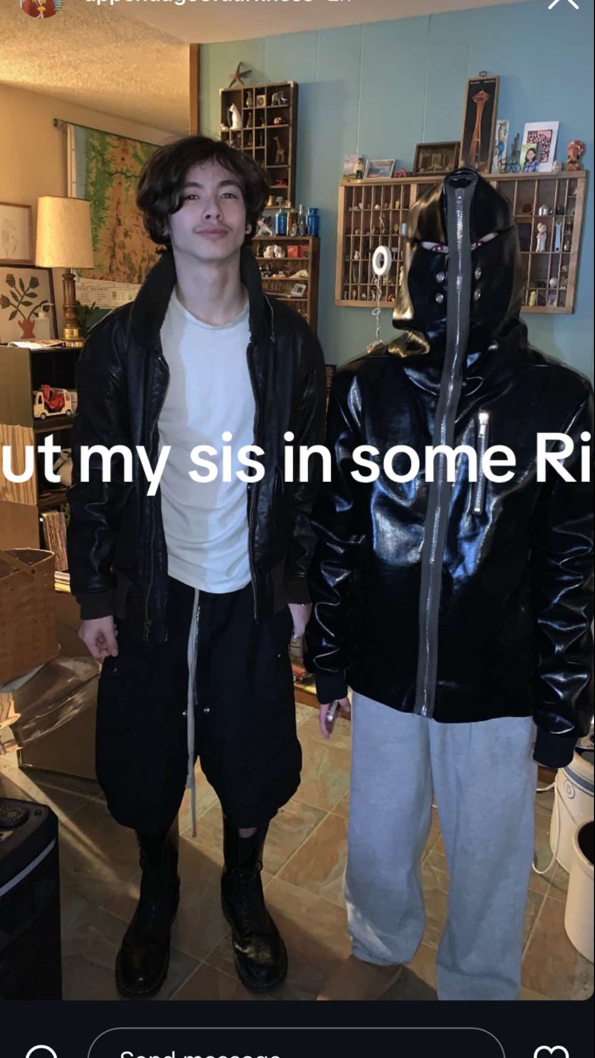@Elias