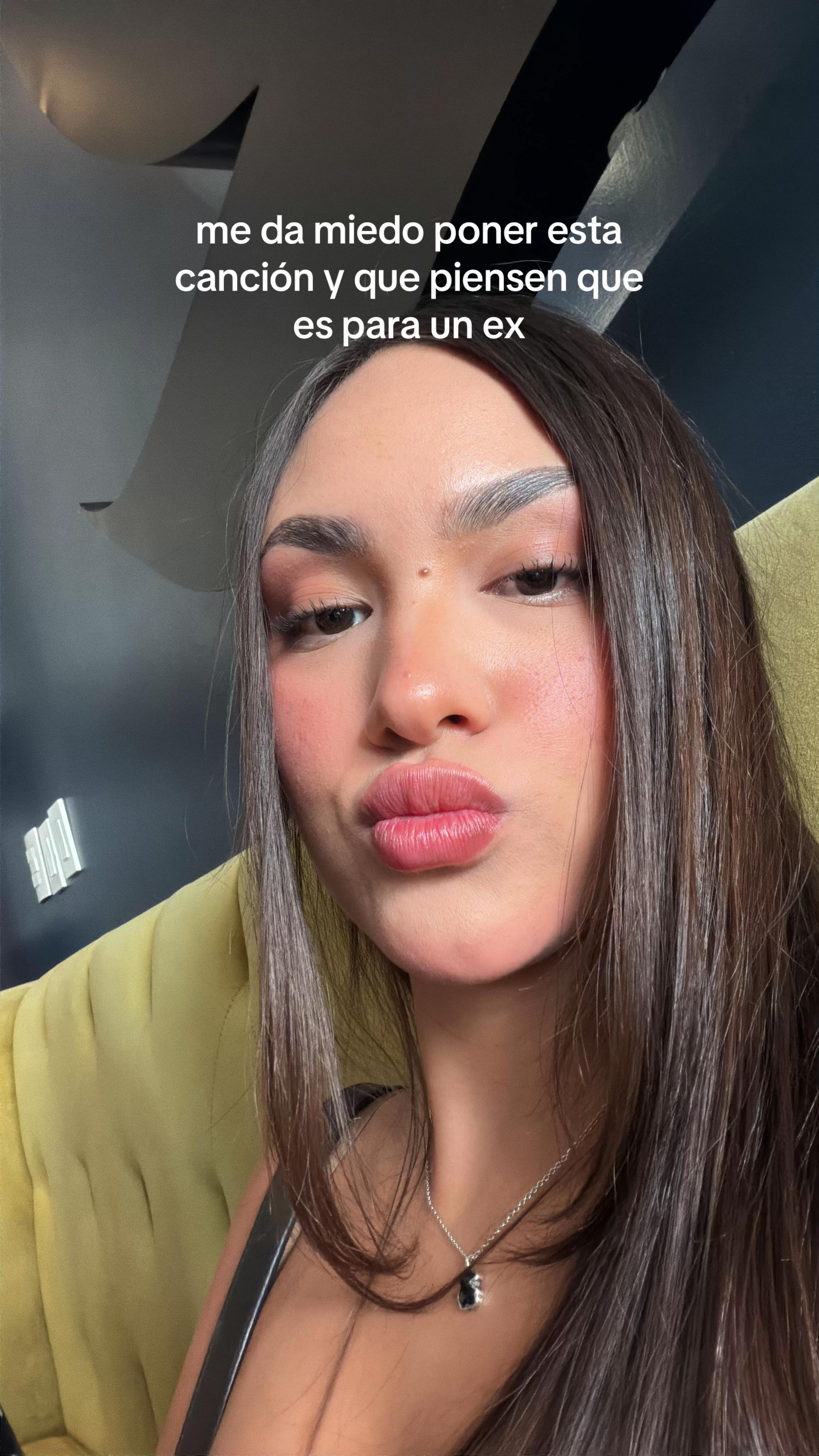 @nicolehertor