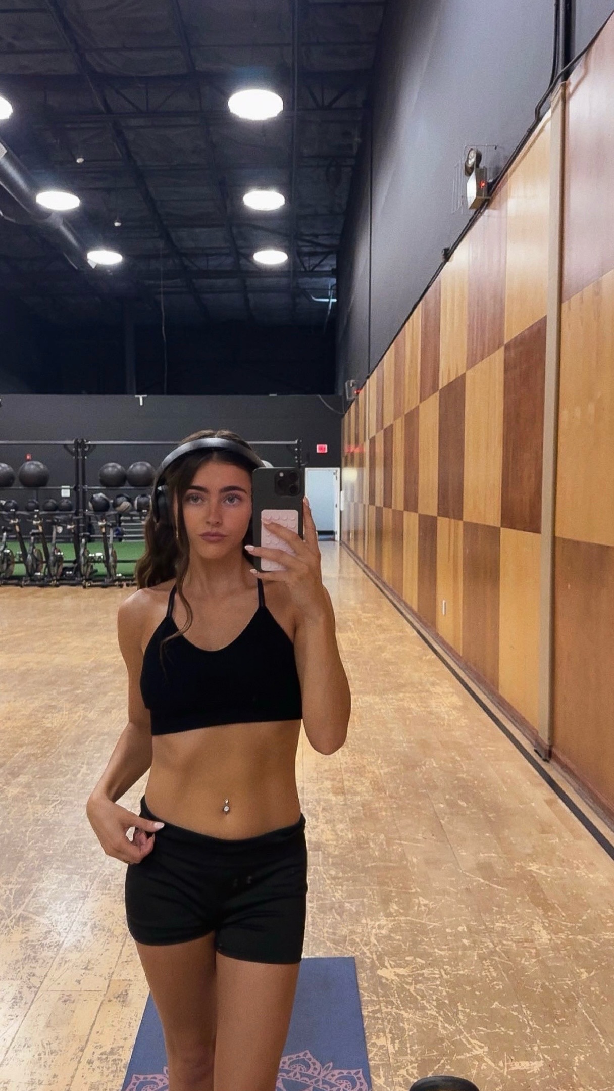 @🦂
