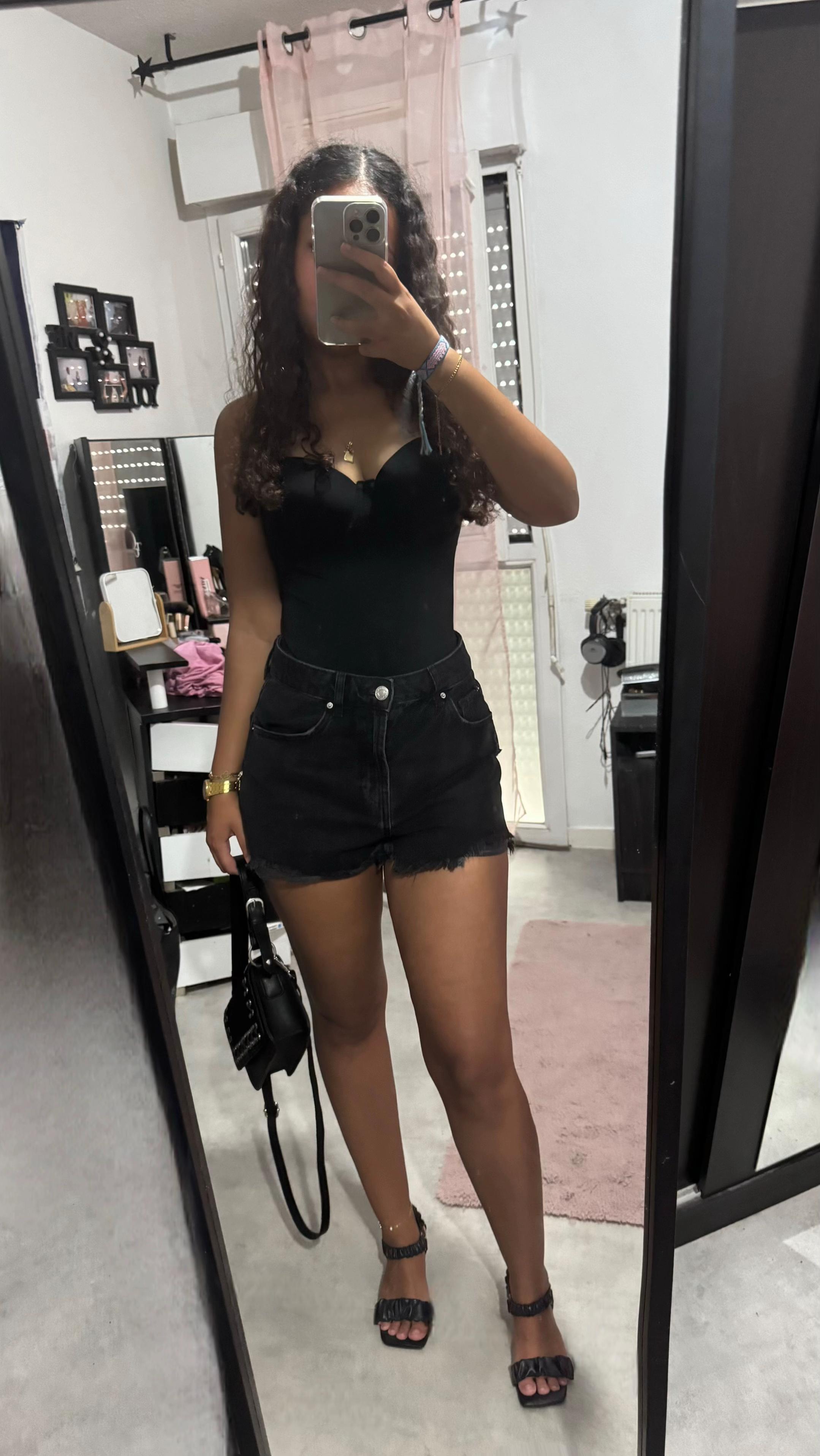 @&bull;𝕱&bull;