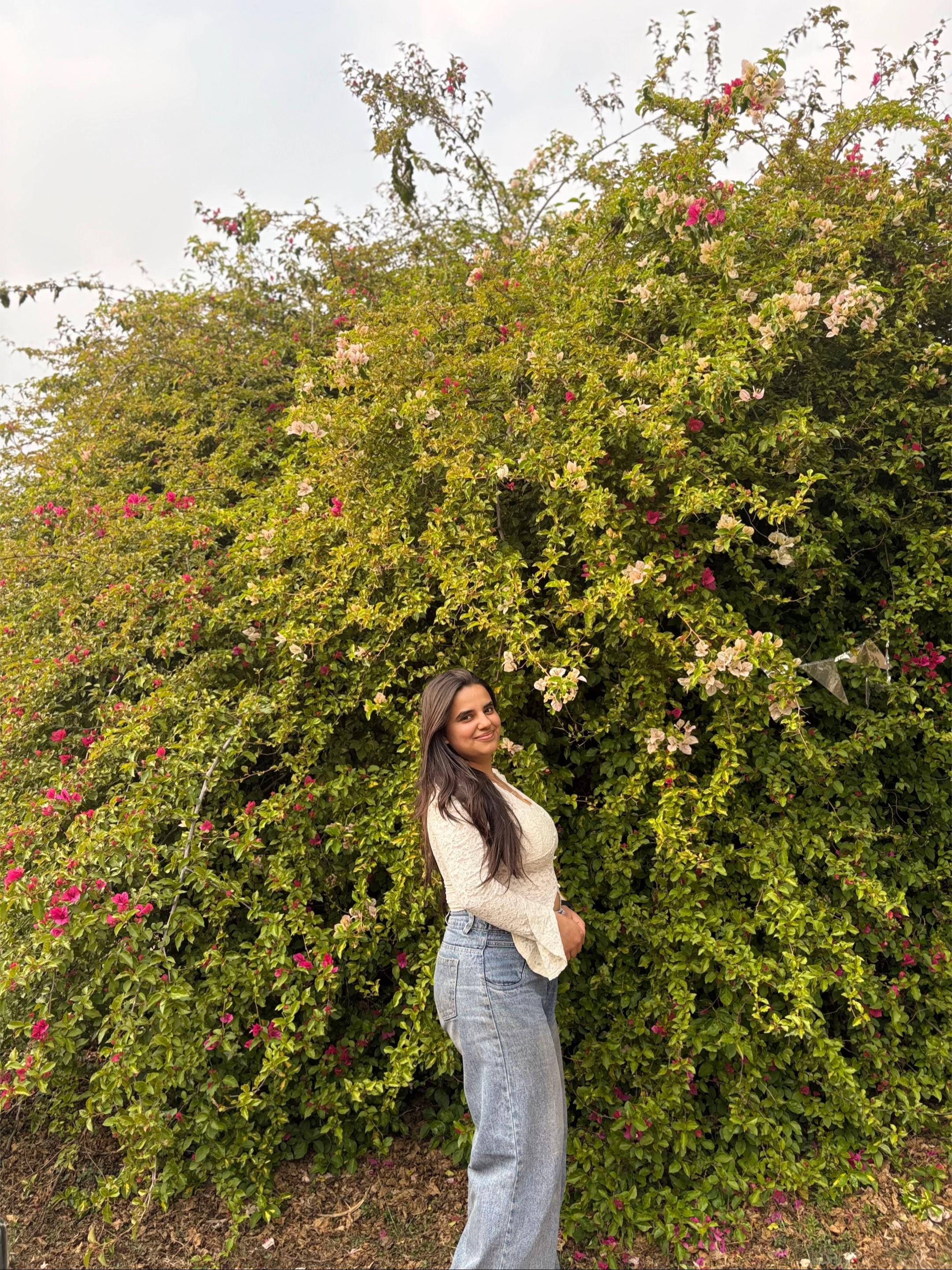 @Prapti🤍