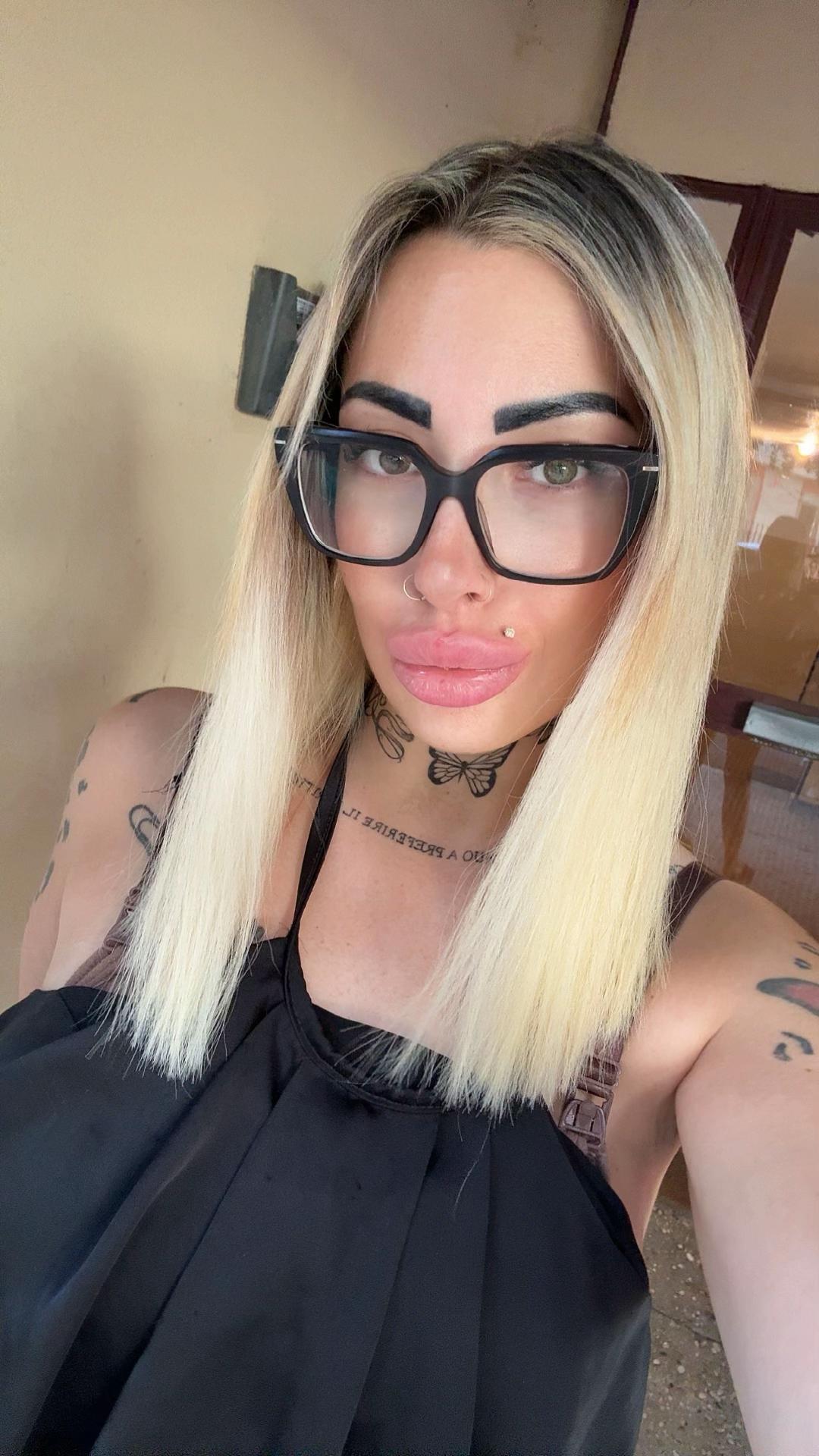 @ERIKA🖤