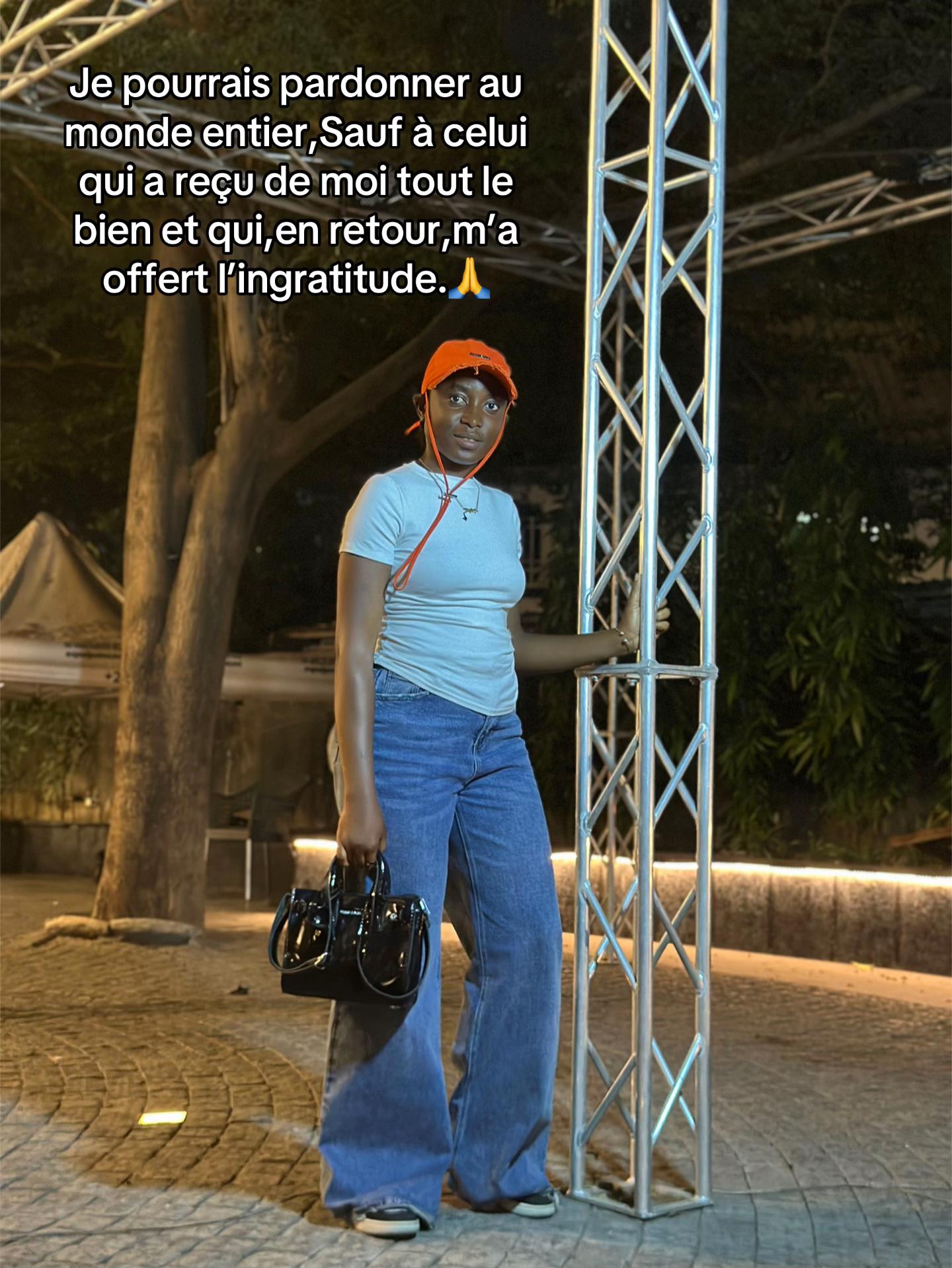 @🦋ÇHRisTęLLÃ~ 🤍🎀