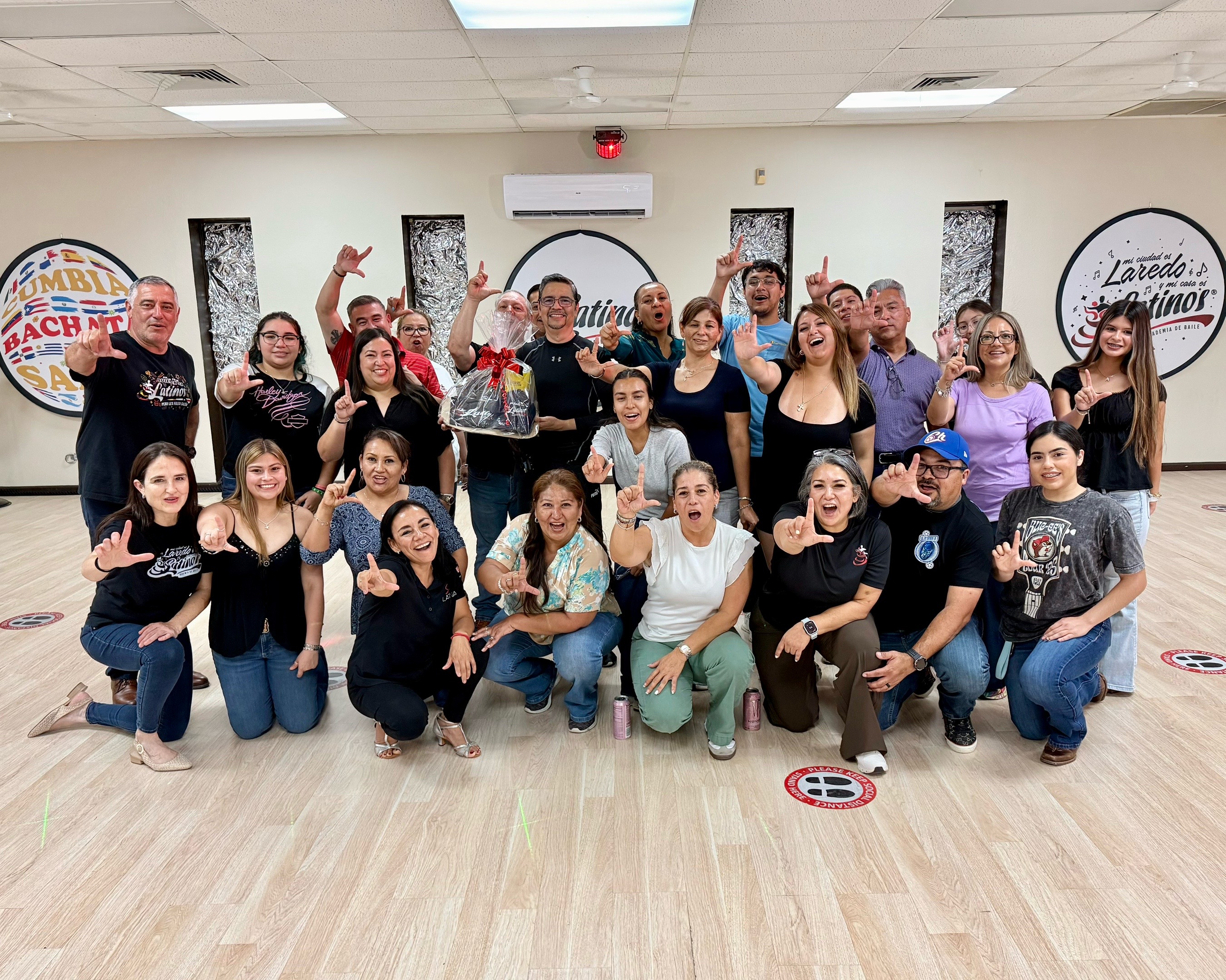 @Latinos Academia de Baile