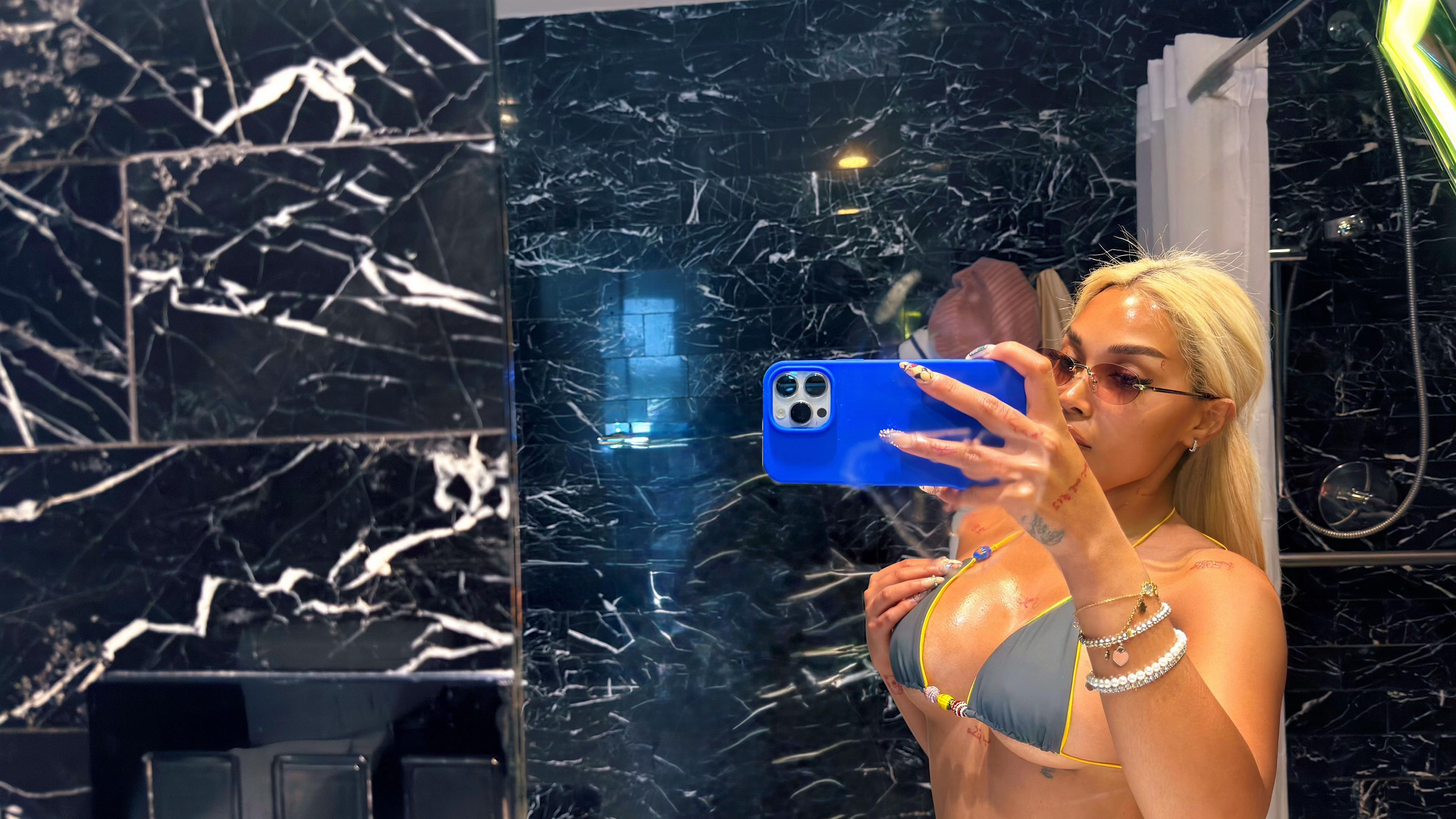 @T