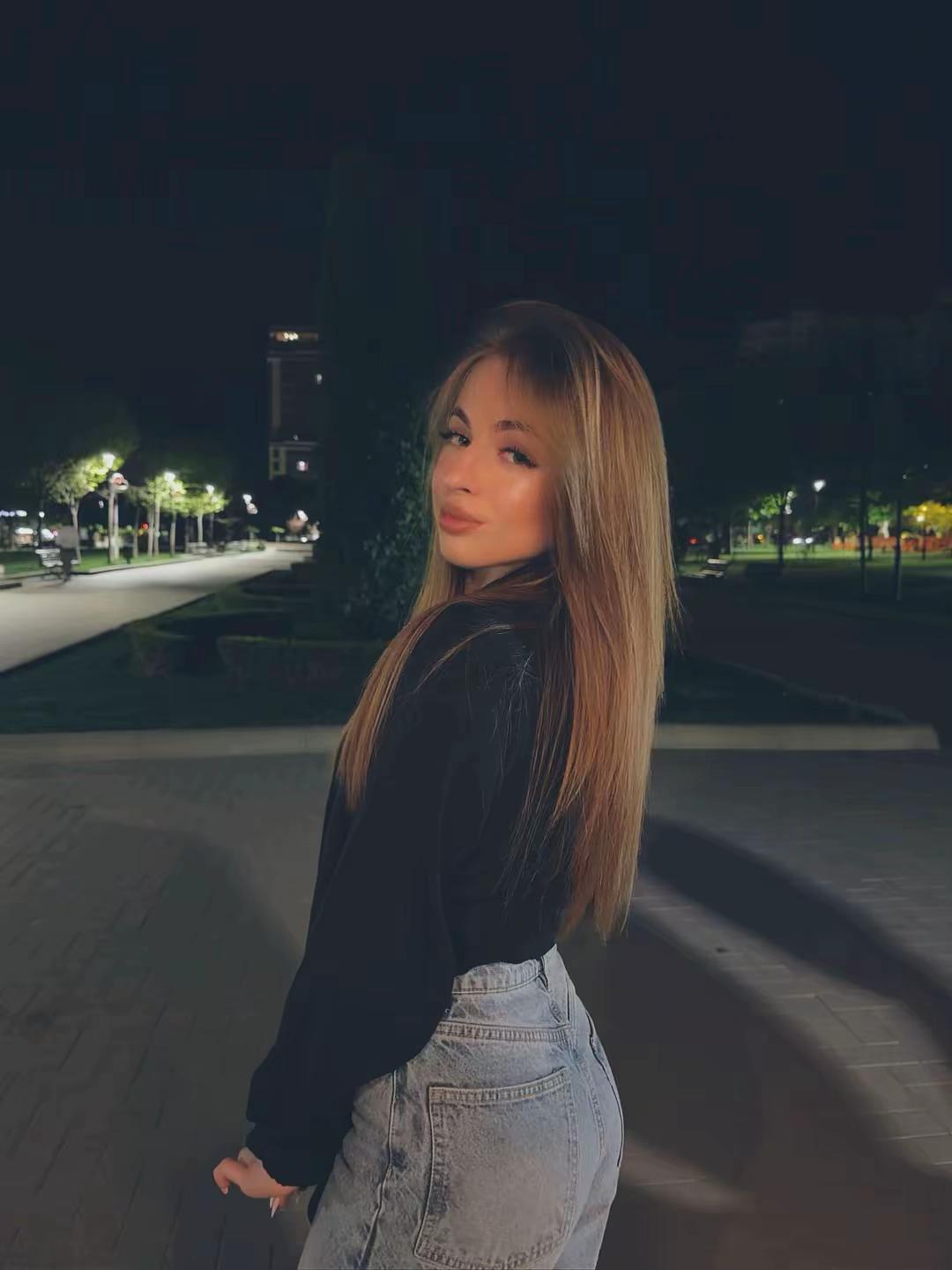 @🖤