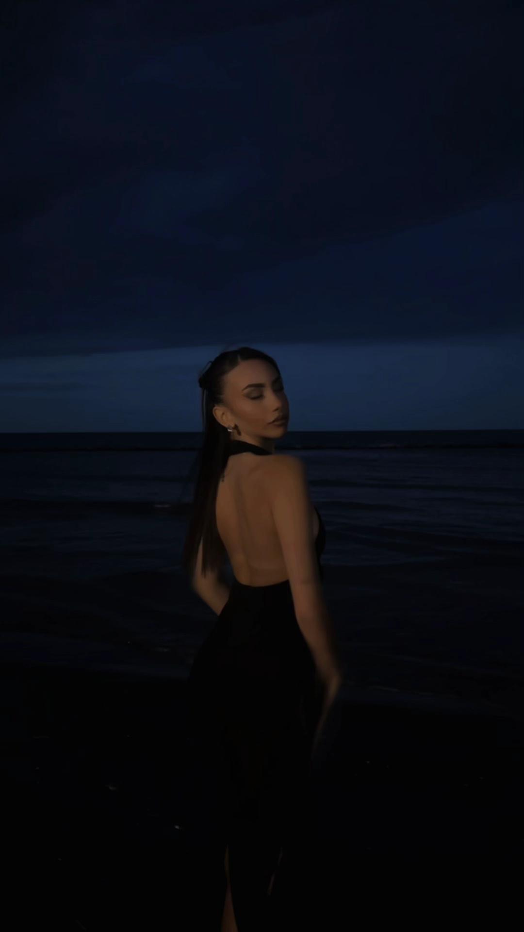 @🦋