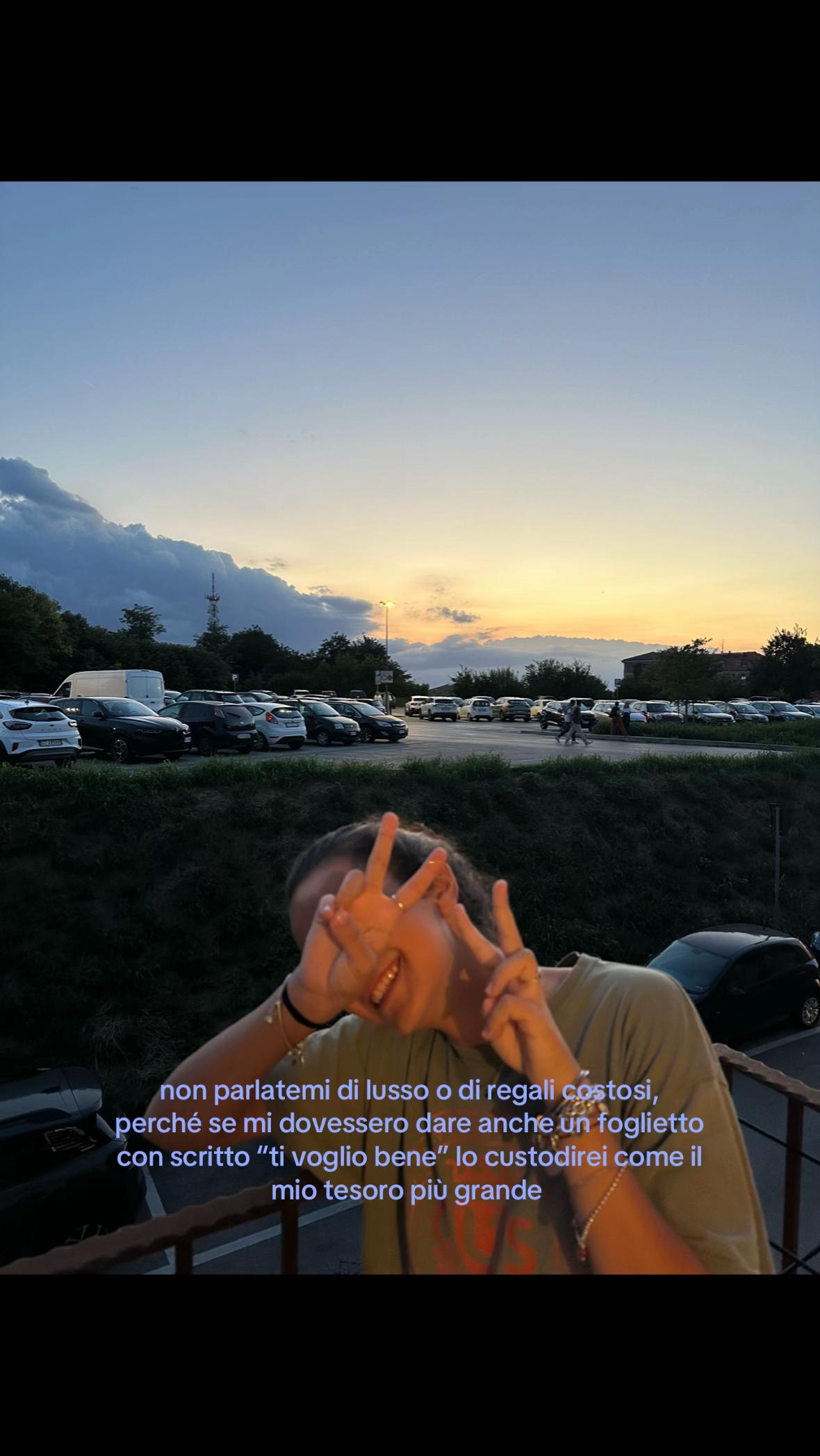 @🫐