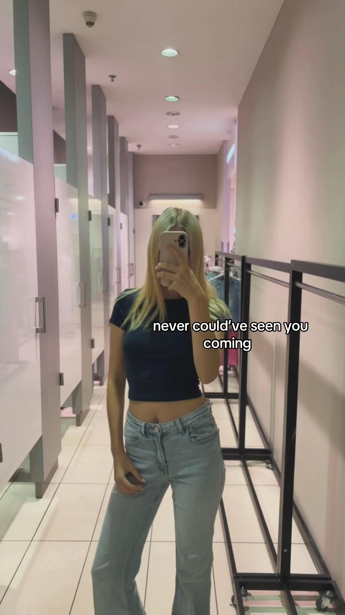 @️ 𝓀𝑜𝒸𝒽𝒶𝓂 𝓀𝑒𝓋𝒾𝓃𝒶💞