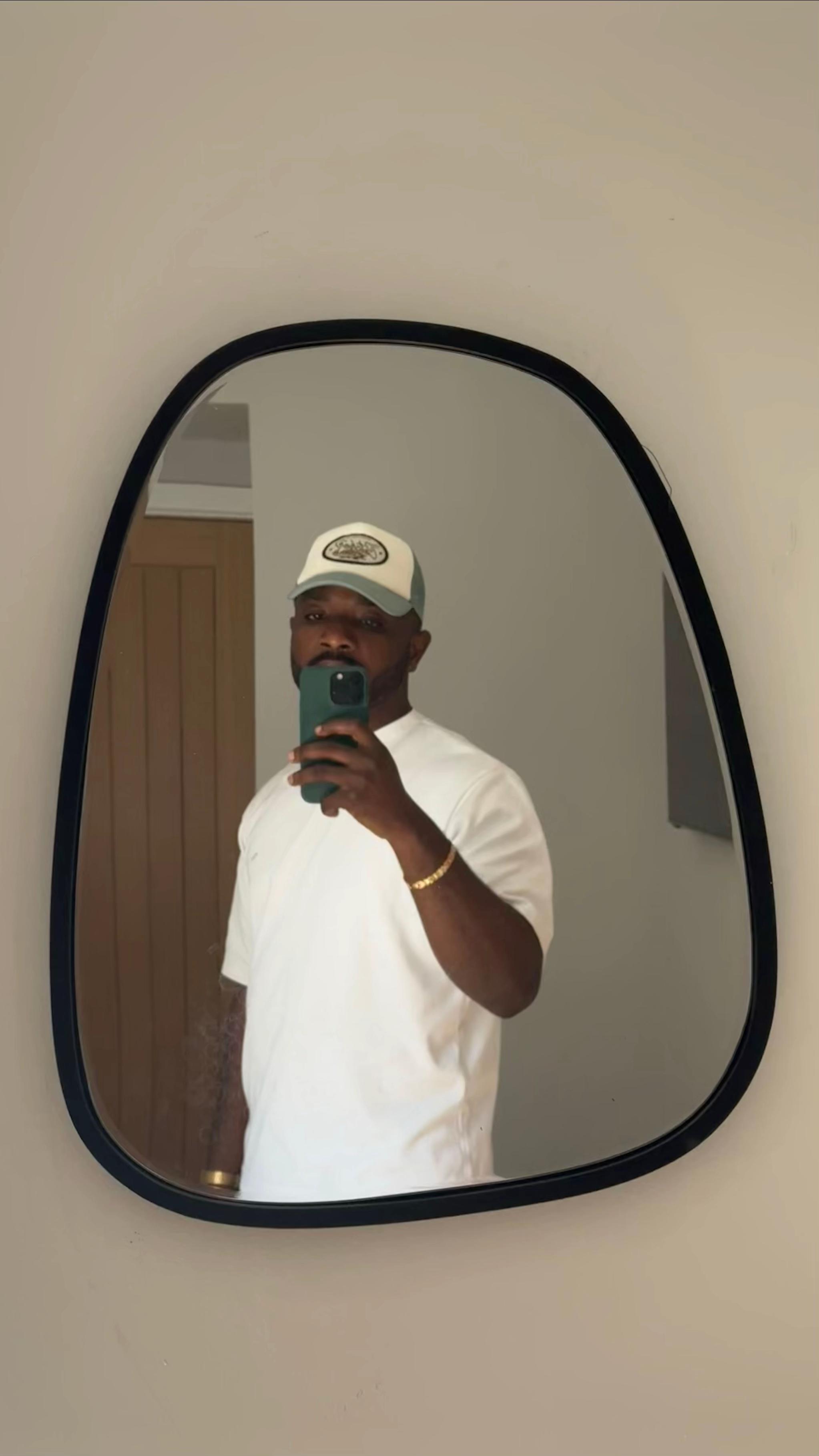 @b0l4ji